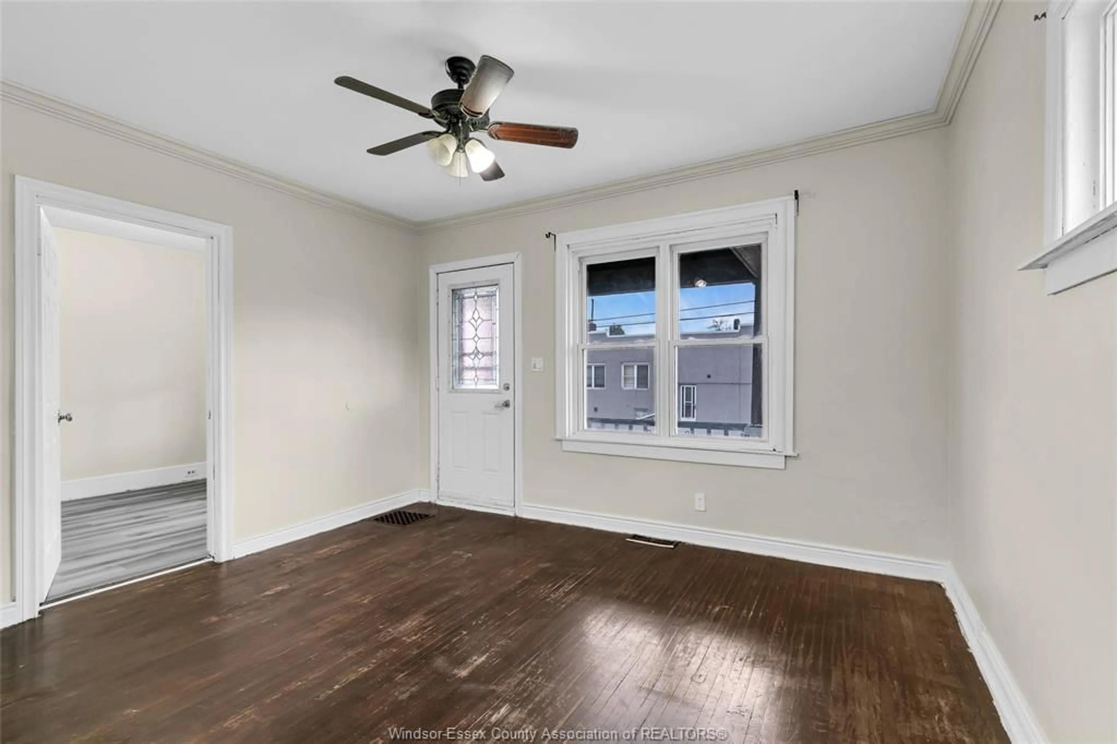 A pic of a room for 1394 COLLEGE, Windsor Ontario N8B 1L9