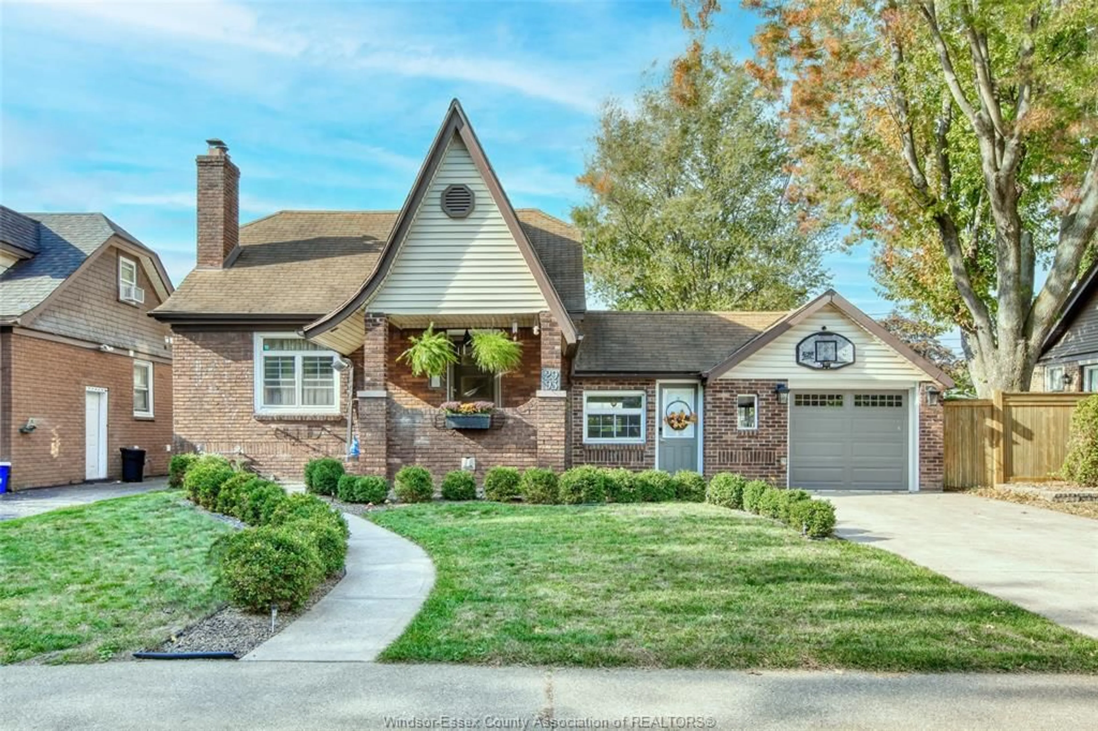 Home with brick exterior material, street for 2993 RANDOLPH, Windsor Ontario N9E 3E3