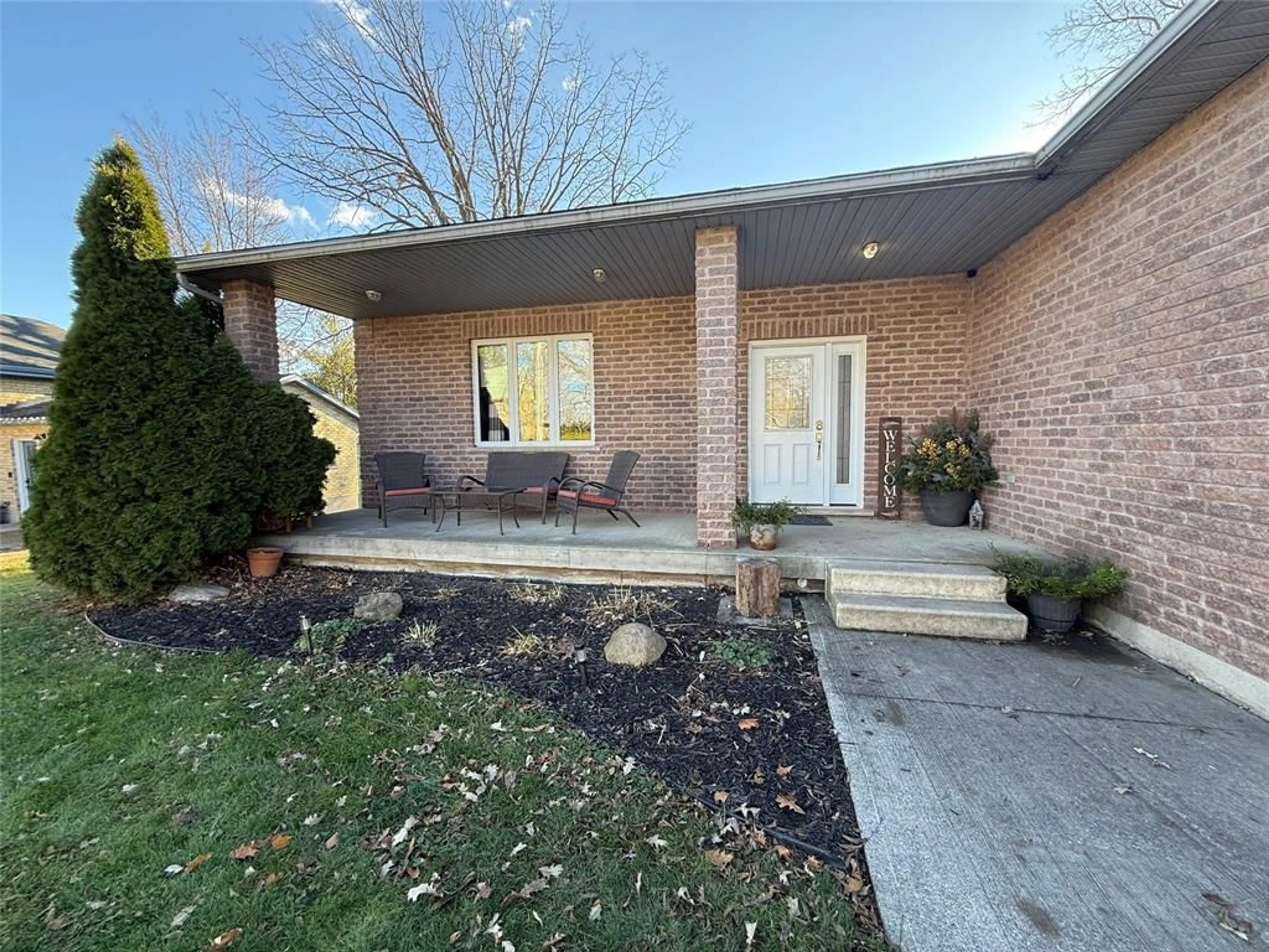 Home with brick exterior material, street for 480 VICTORIA St, Warwick-Watford Ontario N0M 2S0