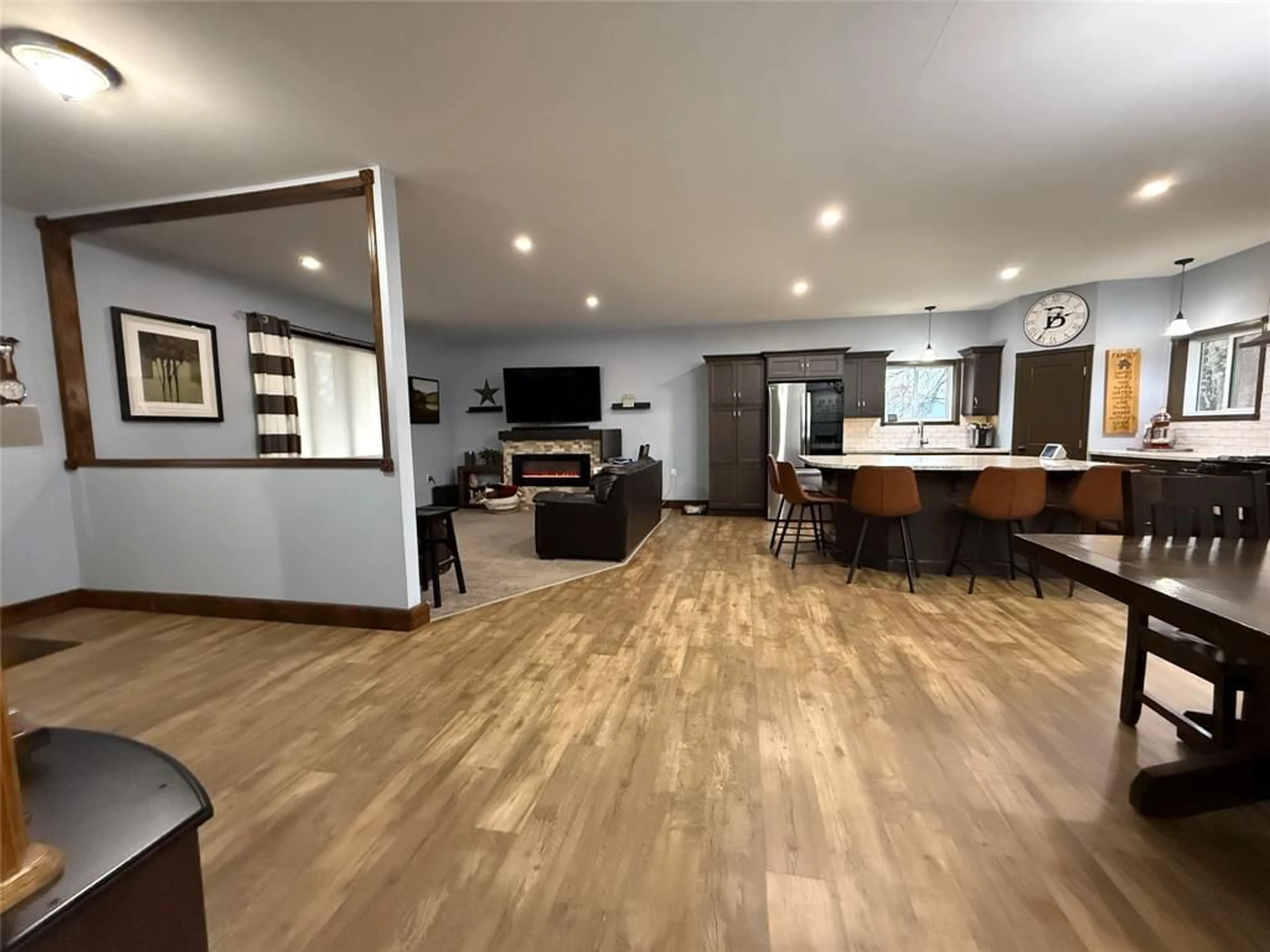 A pic of a room for 480 VICTORIA St, Warwick-Watford Ontario N0M 2S0