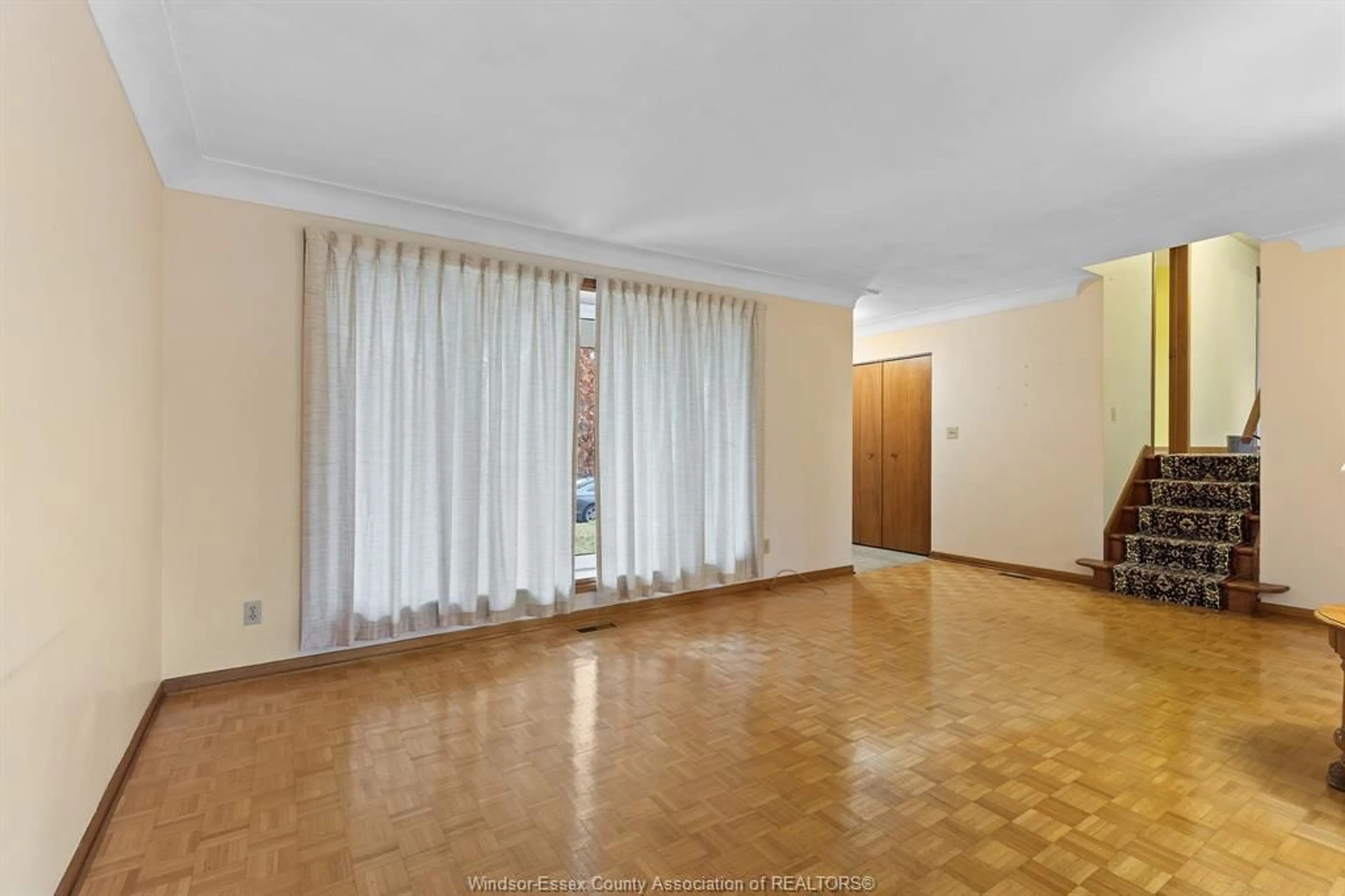 A pic of a room for 1161 GARDEN Crt, Windsor Ontario N8S 2S1