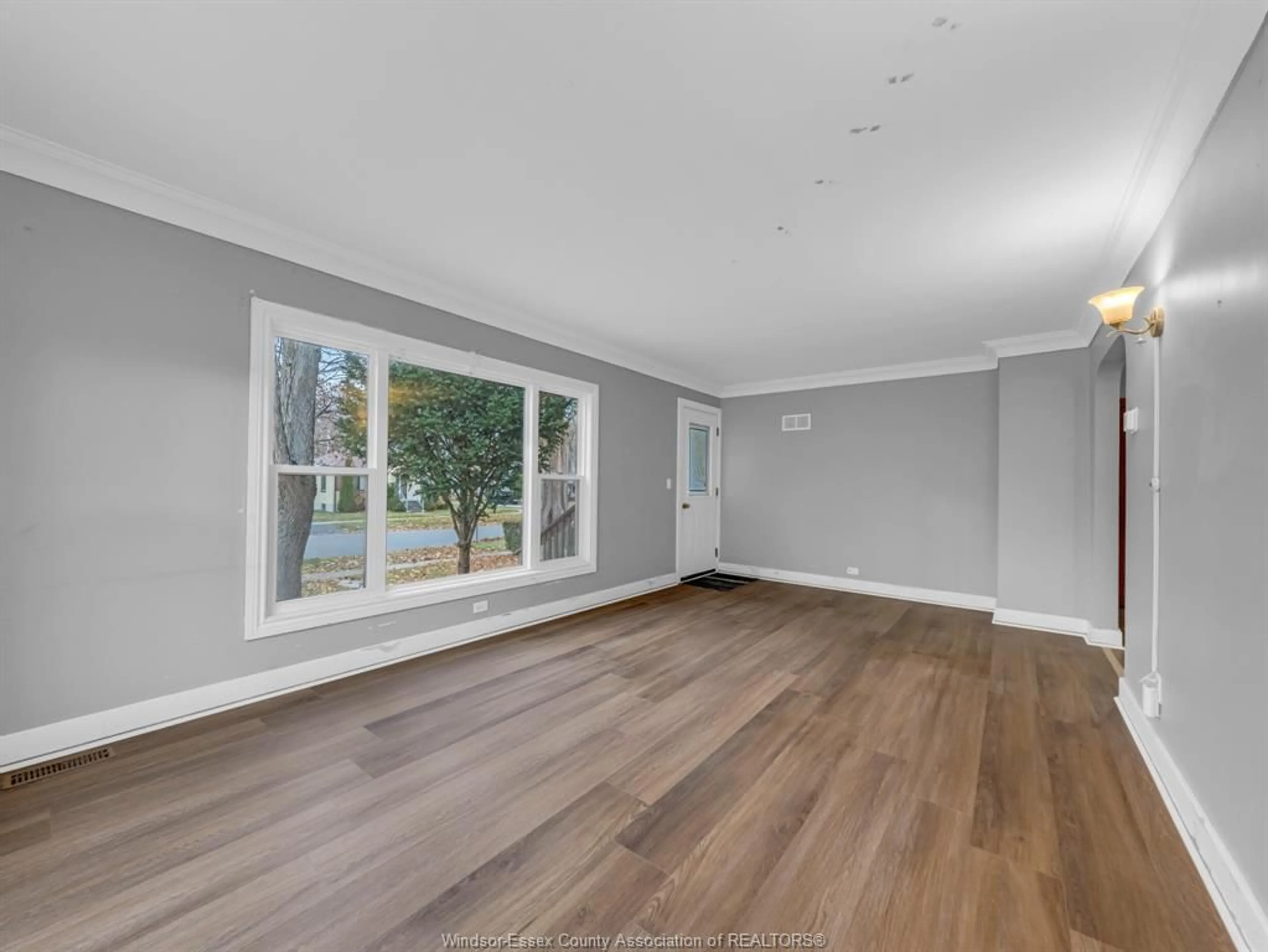 A pic of a room for 108 Marlborough St, Leamington Ontario N8H 1X3