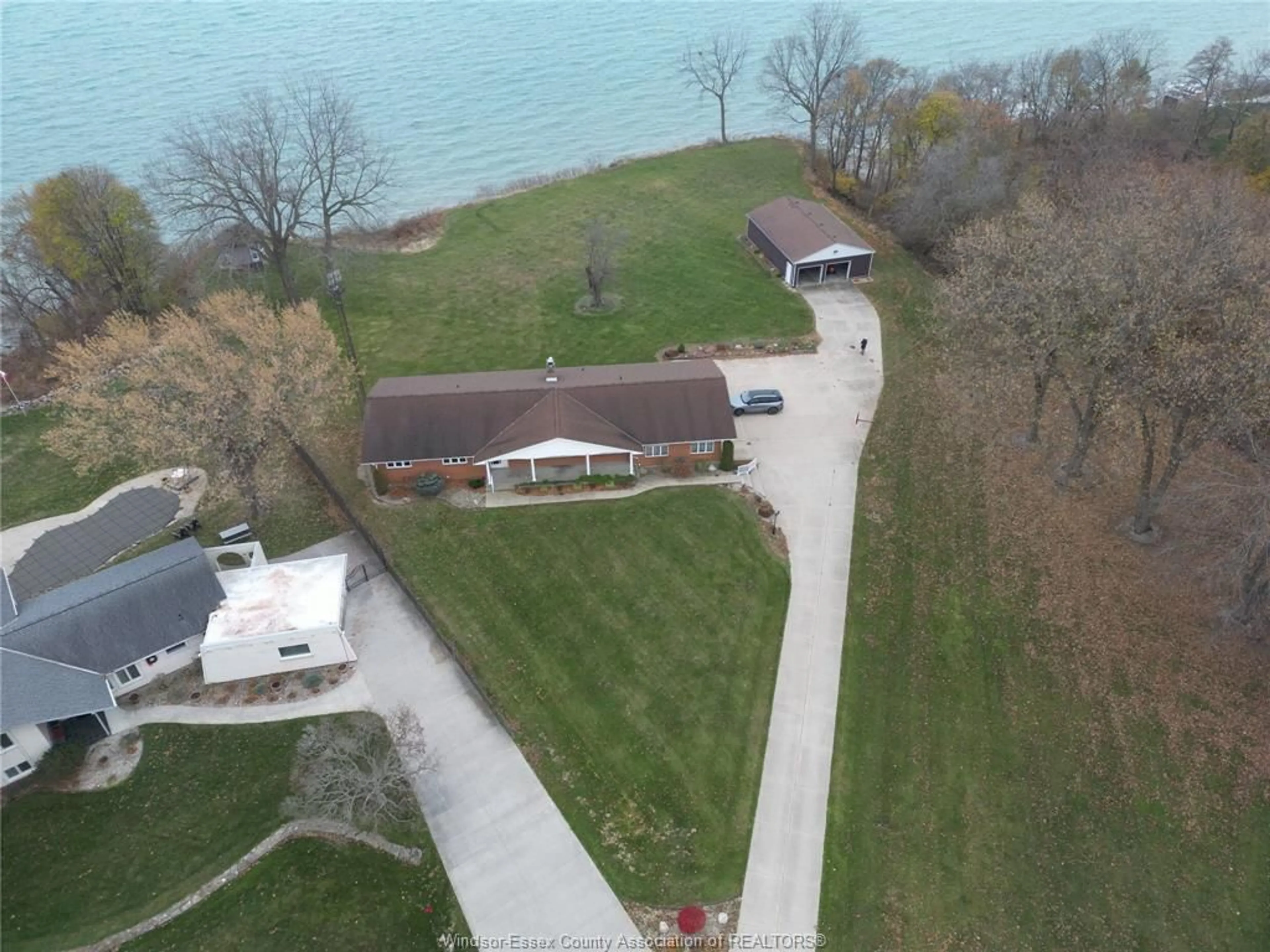 A pic from outside/outdoor area/front of a property/back of a property/a pic from drone, water/lake/river/ocean view for 1239 OXFORD Ave, Kingsville Ontario N9Y 2S8