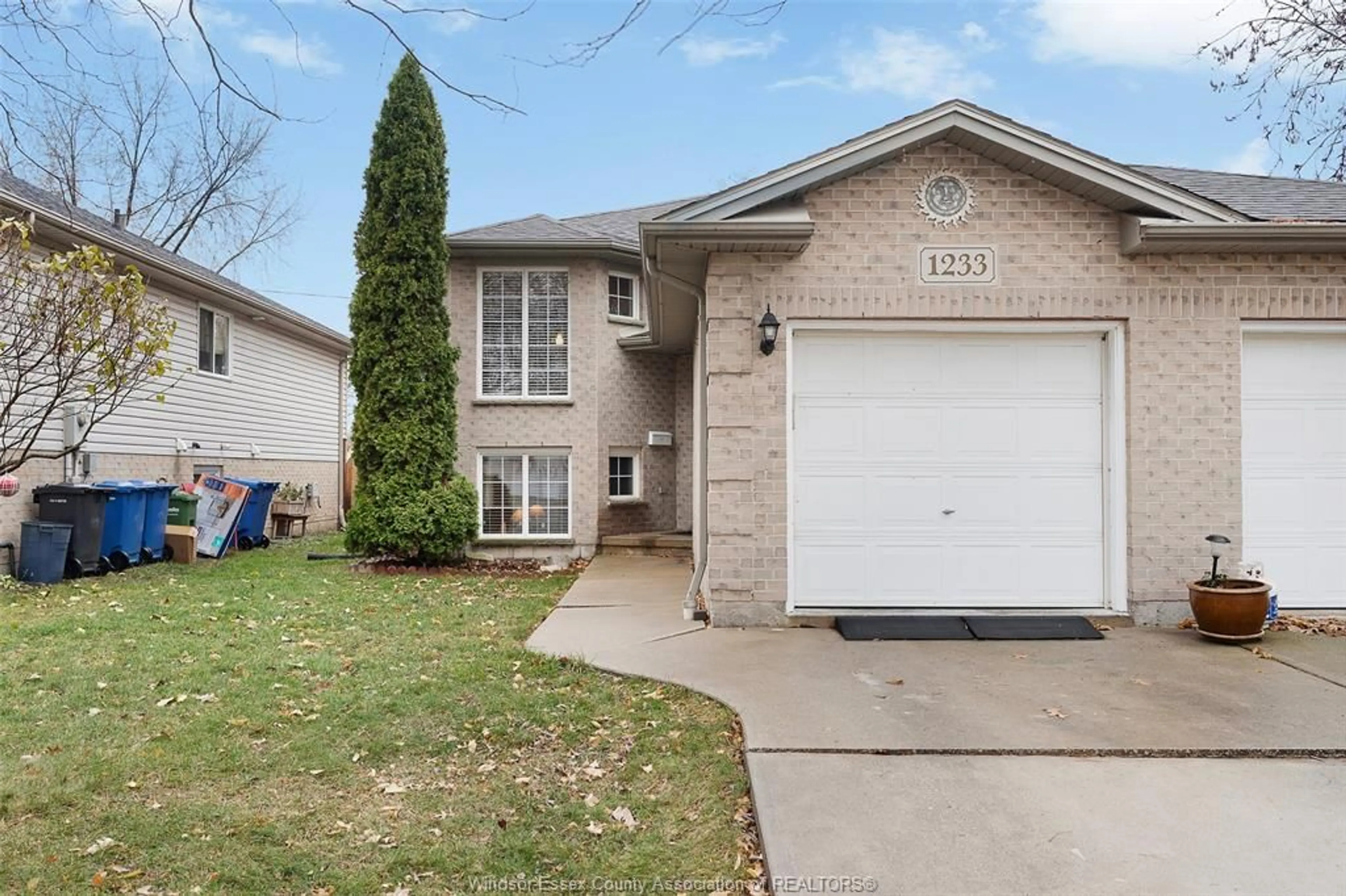 Unknown for 1233 ST. PAUL Ave, Windsor Ontario N8S 4T6