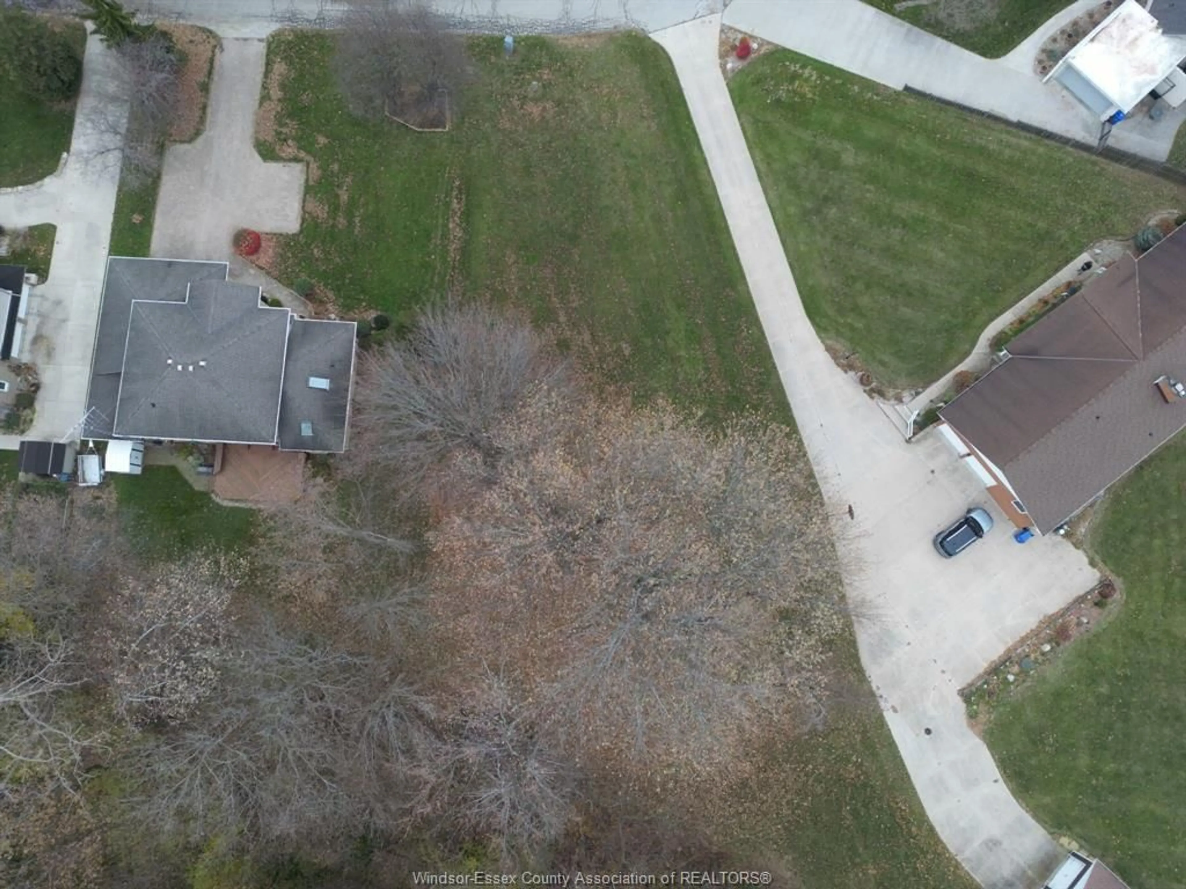 A pic from outside/outdoor area/front of a property/back of a property/a pic from drone, street for LOT 13 OXFORD Ave, Kingsville Ontario N9Y 2S8