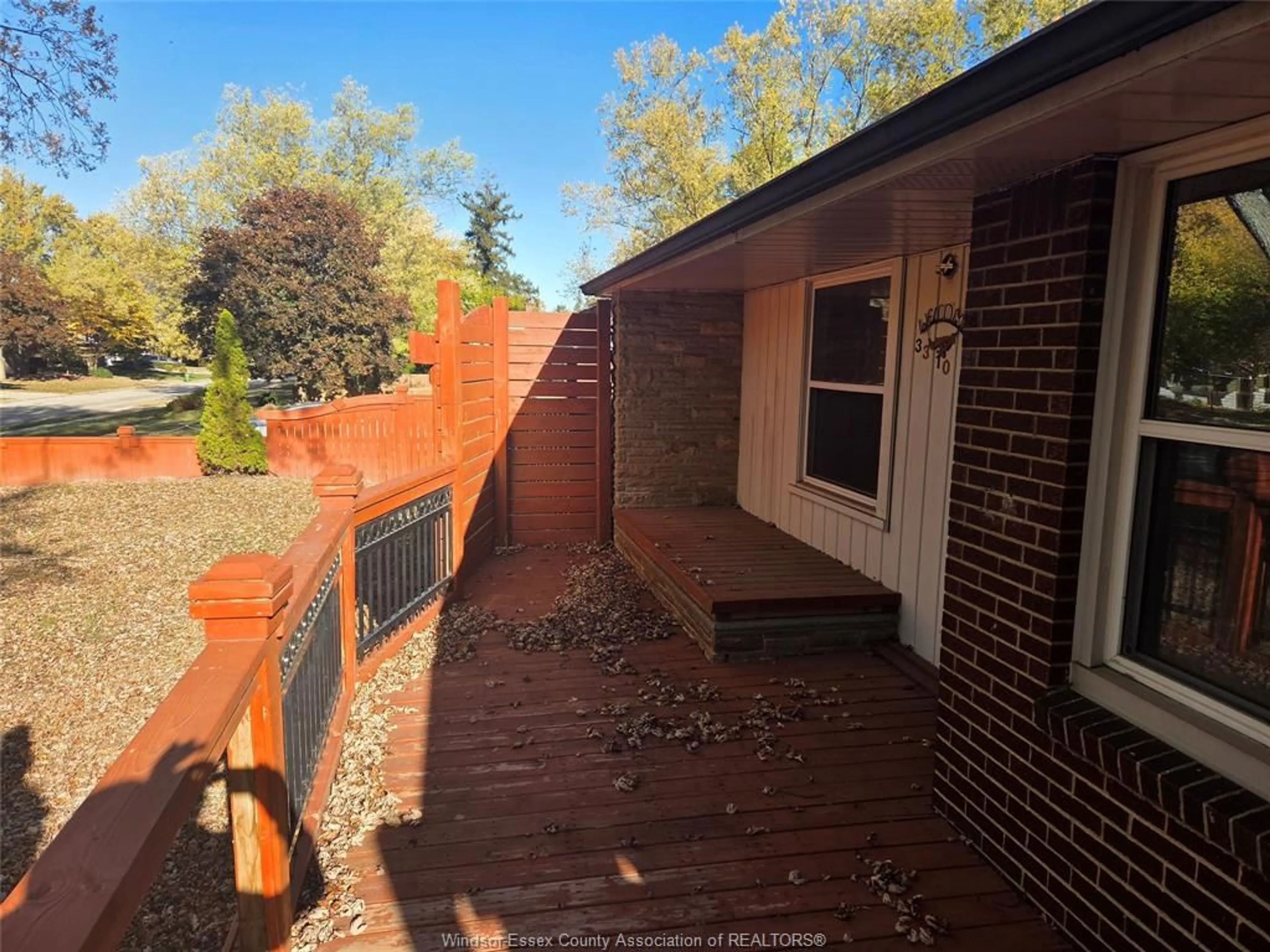 A pic from outside/outdoor area/front of a property/back of a property/a pic from drone, unknown for 3310 Rankin, Windsor Ontario N9E 3C1