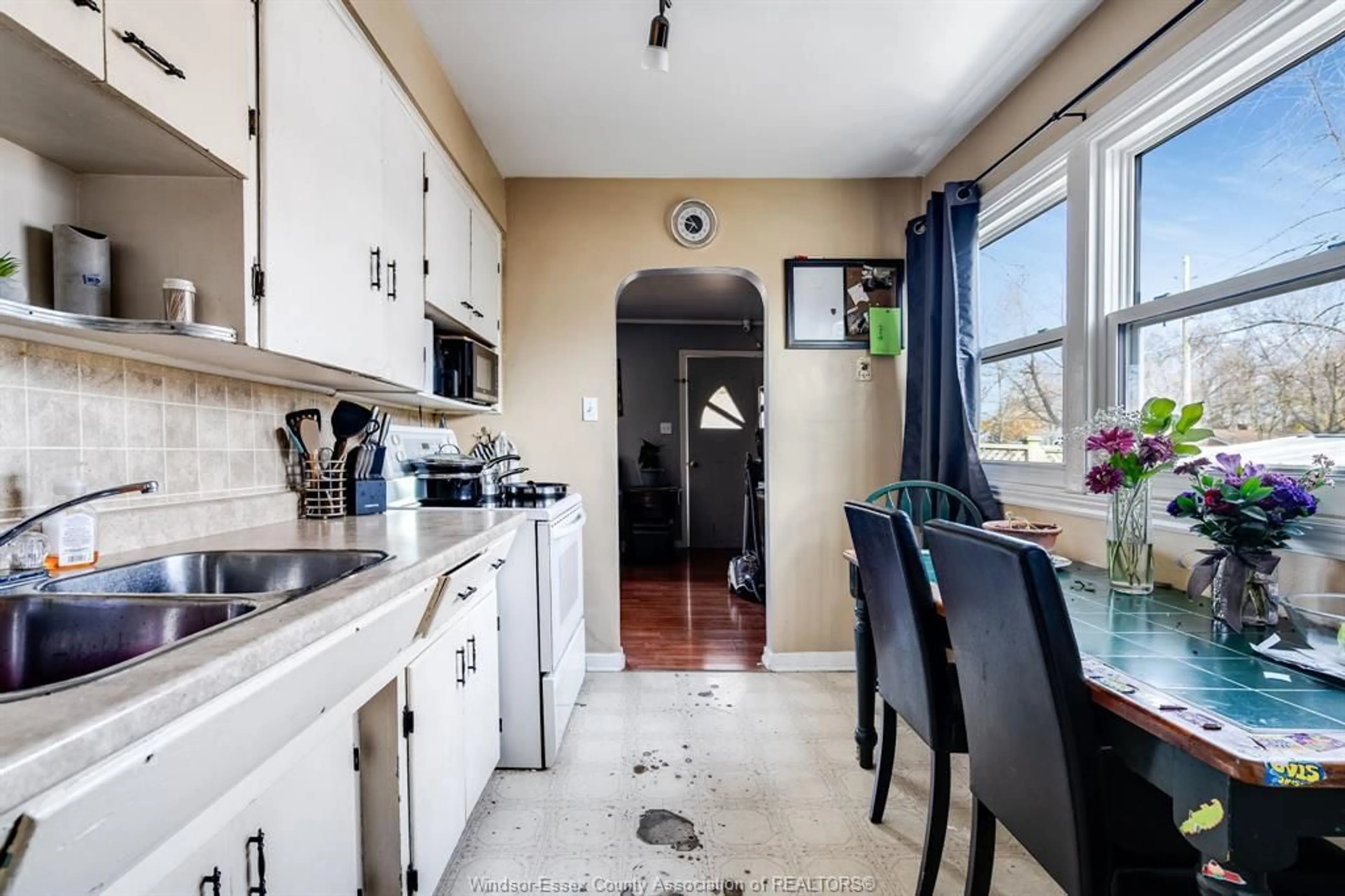 Standard kitchen, ceramic/tile floor for 42 STEWART St, Tilbury Ontario N0P 2L0