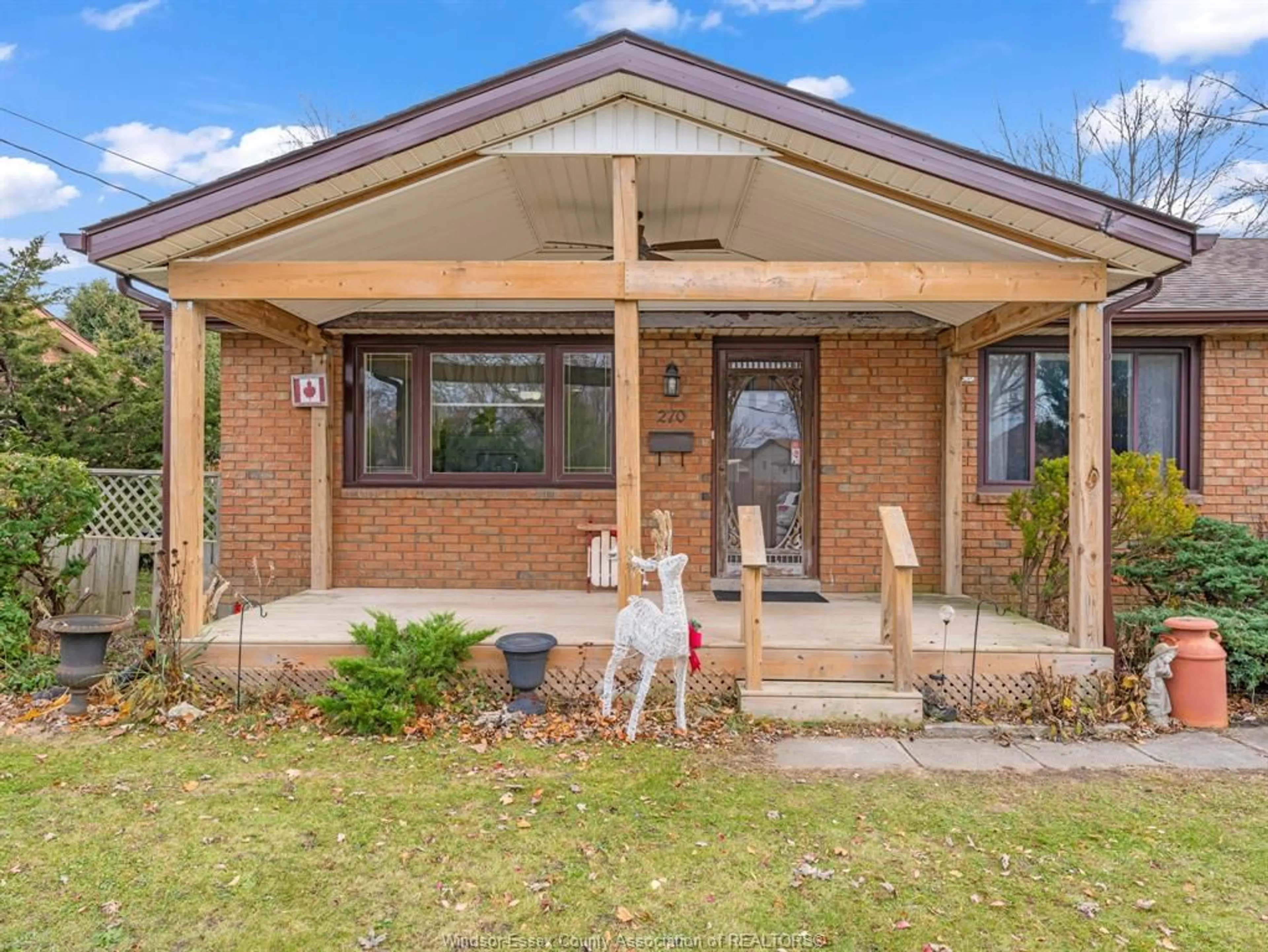 Home with brick exterior material, building for 270 VICTORIA Ave, Essex Ontario N8M 1N5