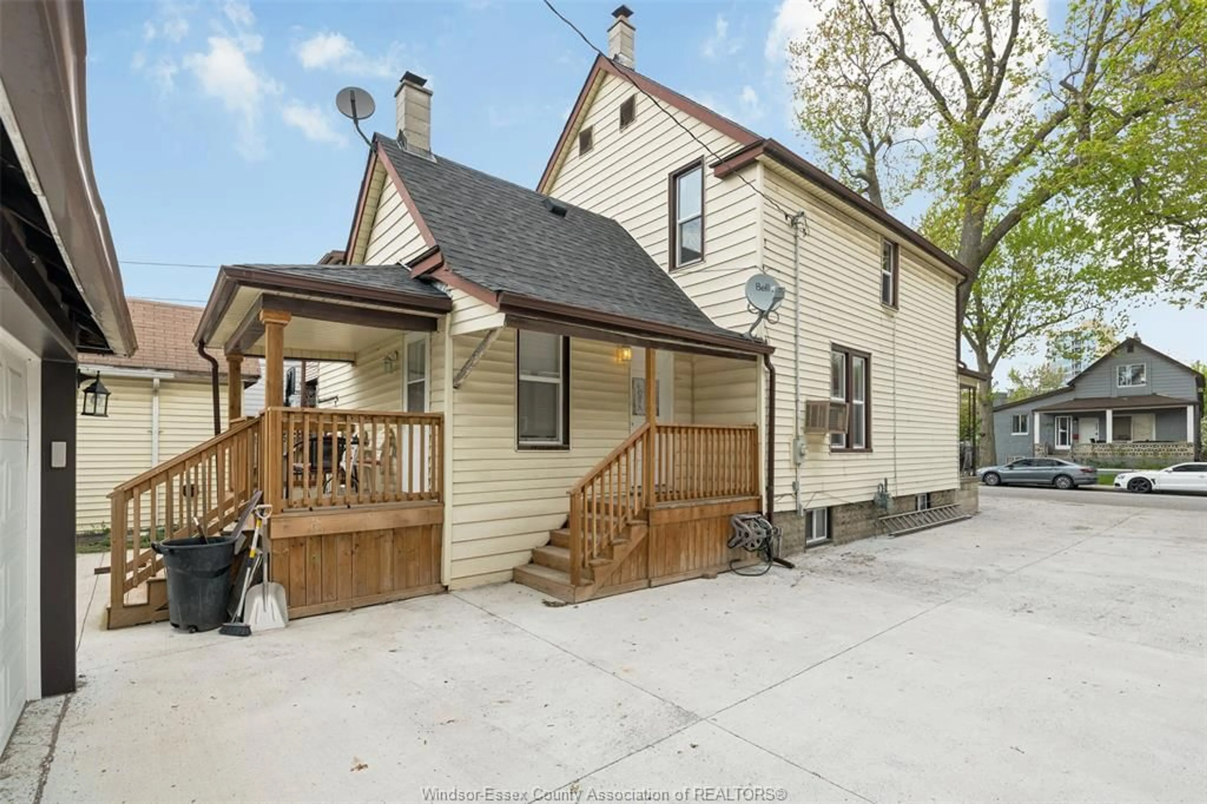 Patio, street for 151 CURRY Ave, Windsor Ontario N9B 2B4