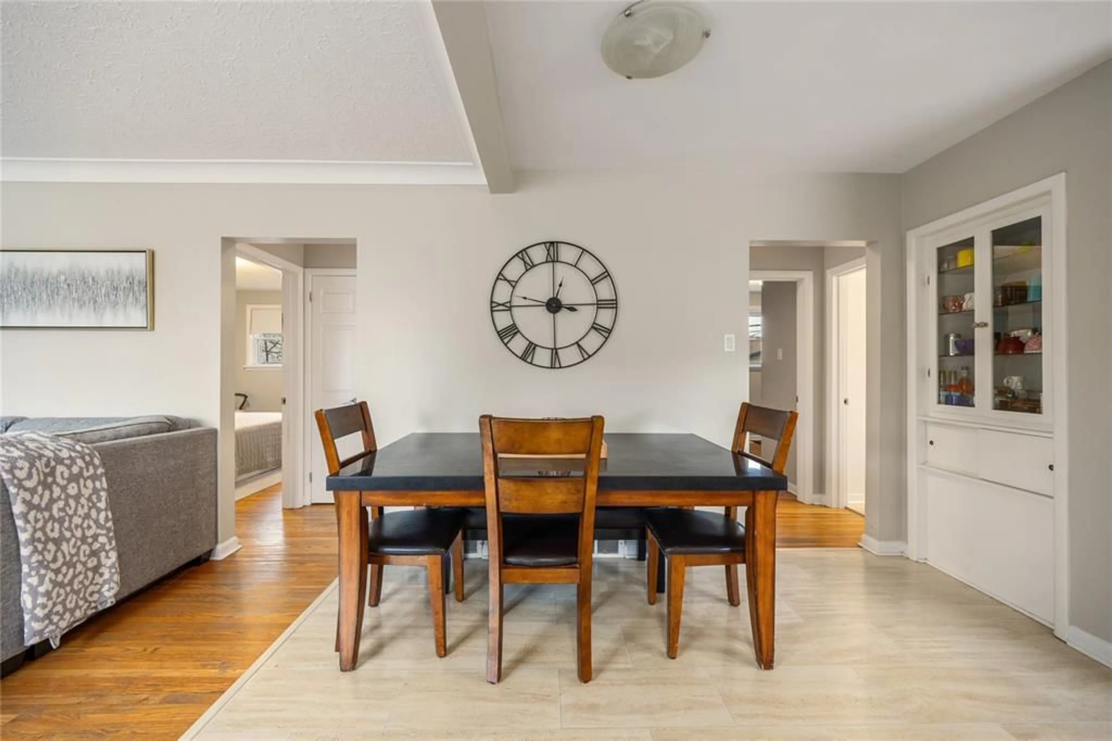 Dining room, wood/laminate floor for 1035 WELLINGTON St, Sarnia Ontario N7S 1E4