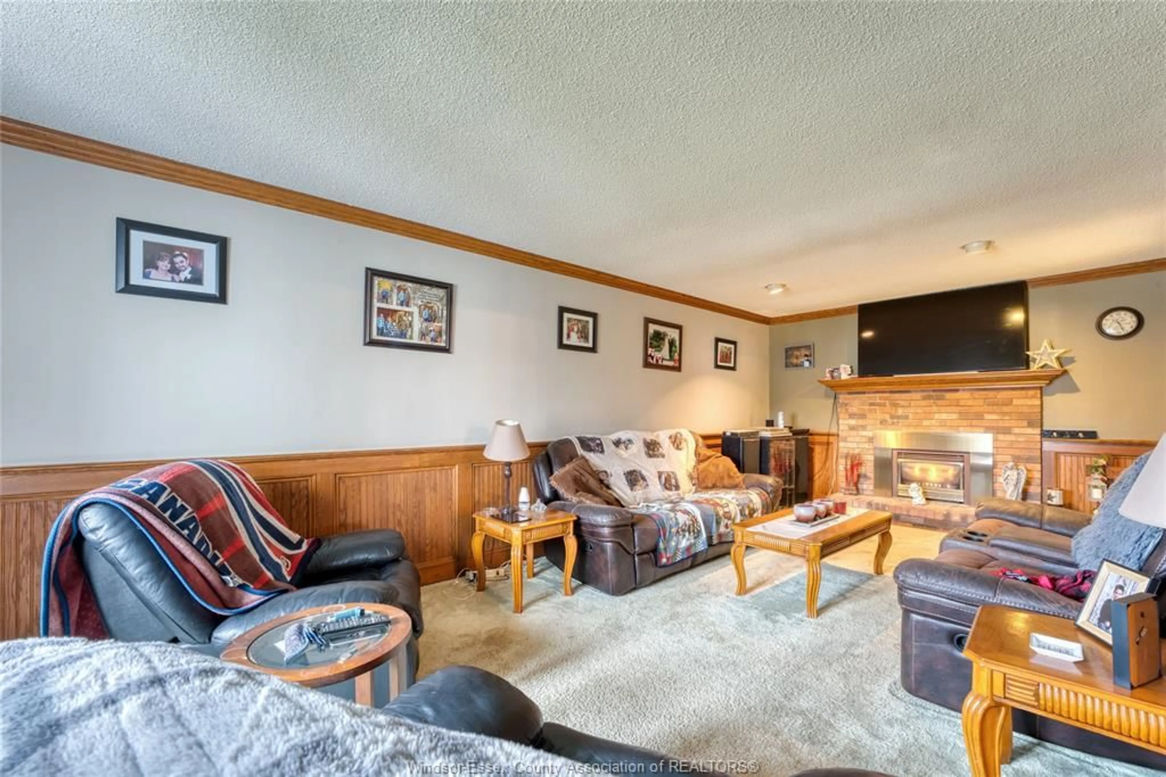 Living room with furniture, unknown for 26 LAIRD Ave, Essex Ontario N8M 1R6