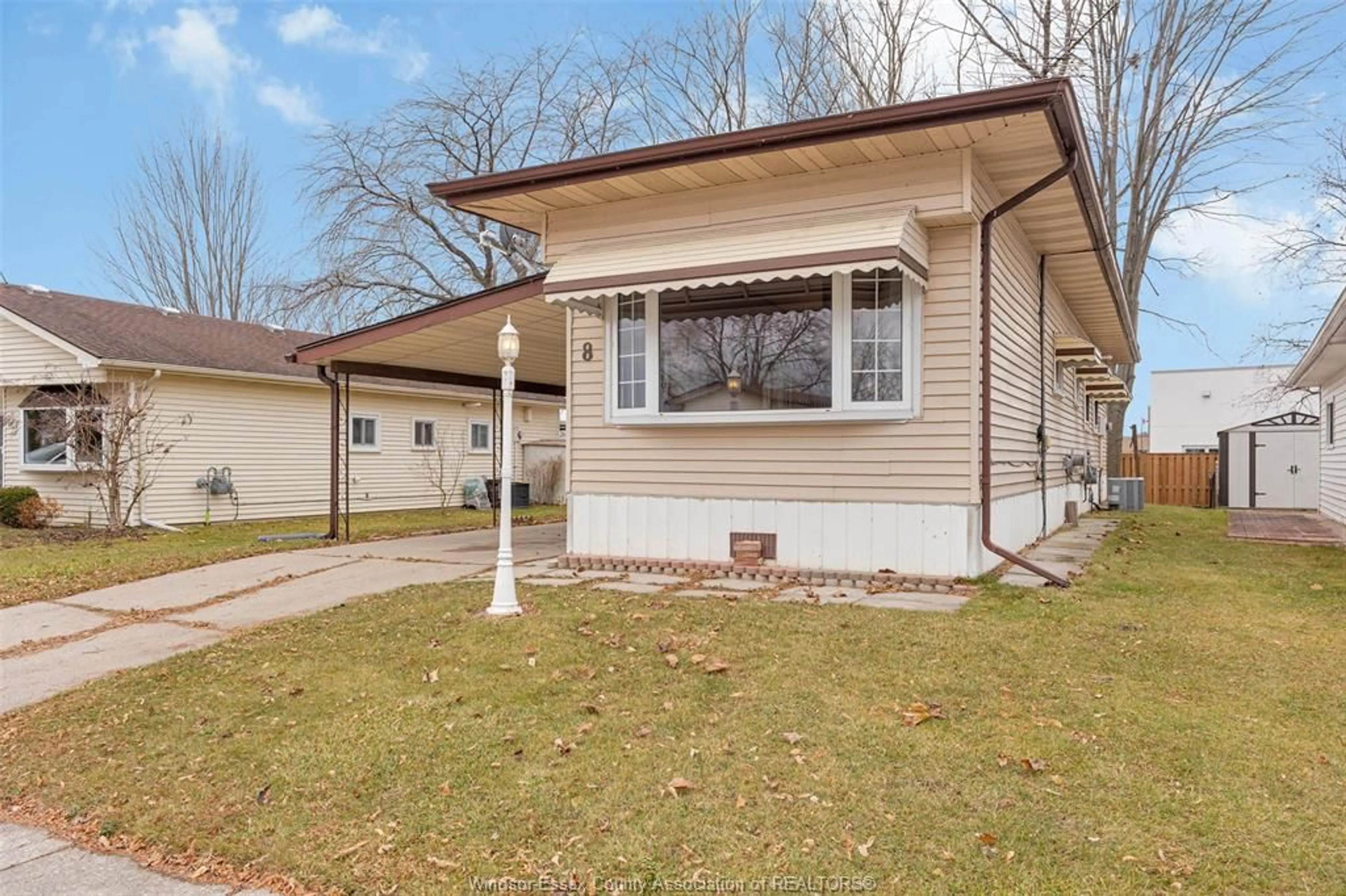 Home with vinyl exterior material, street for 8 MALDEN HILL Dr, Amherstburg Ontario N9V 3E1