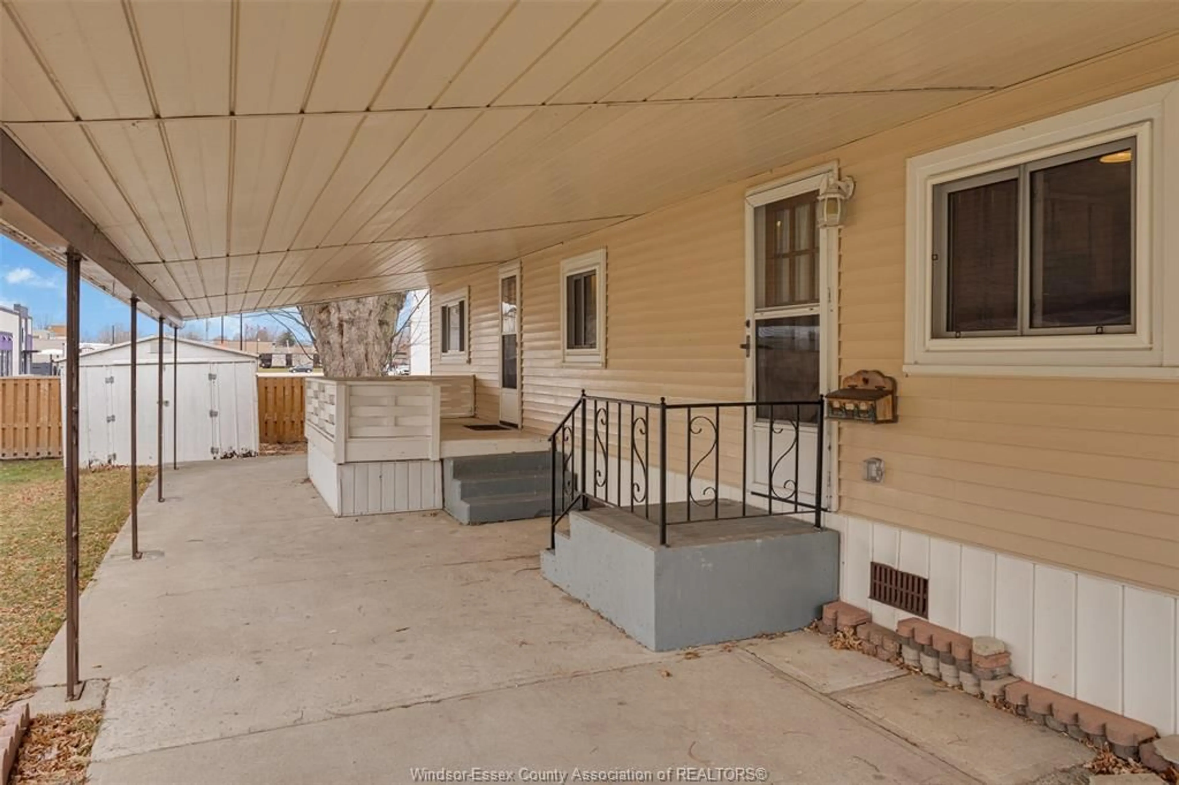 Unknown for 8 MALDEN HILL Dr, Amherstburg Ontario N9V 3E1