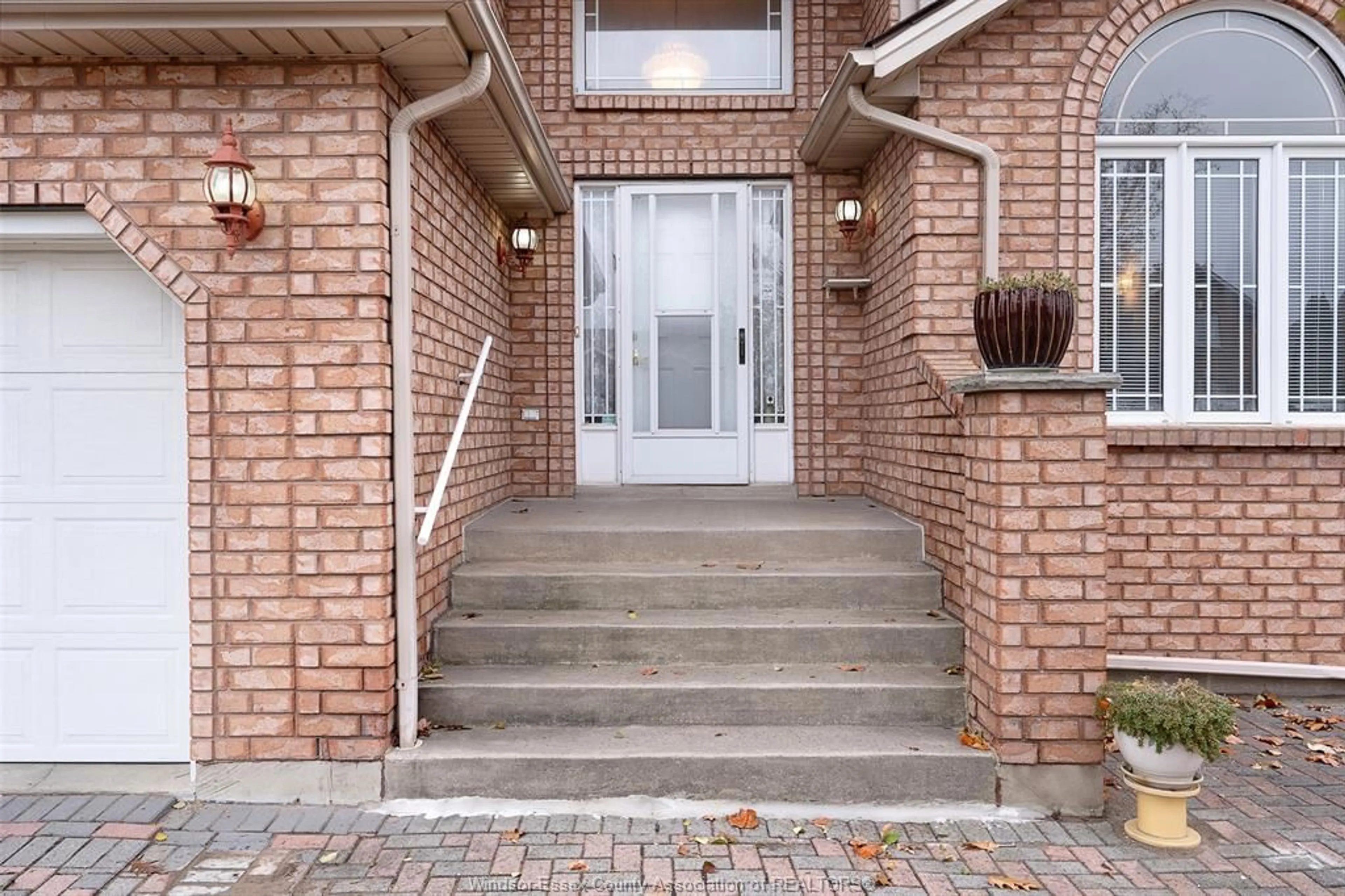 Unknown for 469 John Harvey Crescent, Windsor Ontario N9E 4R3