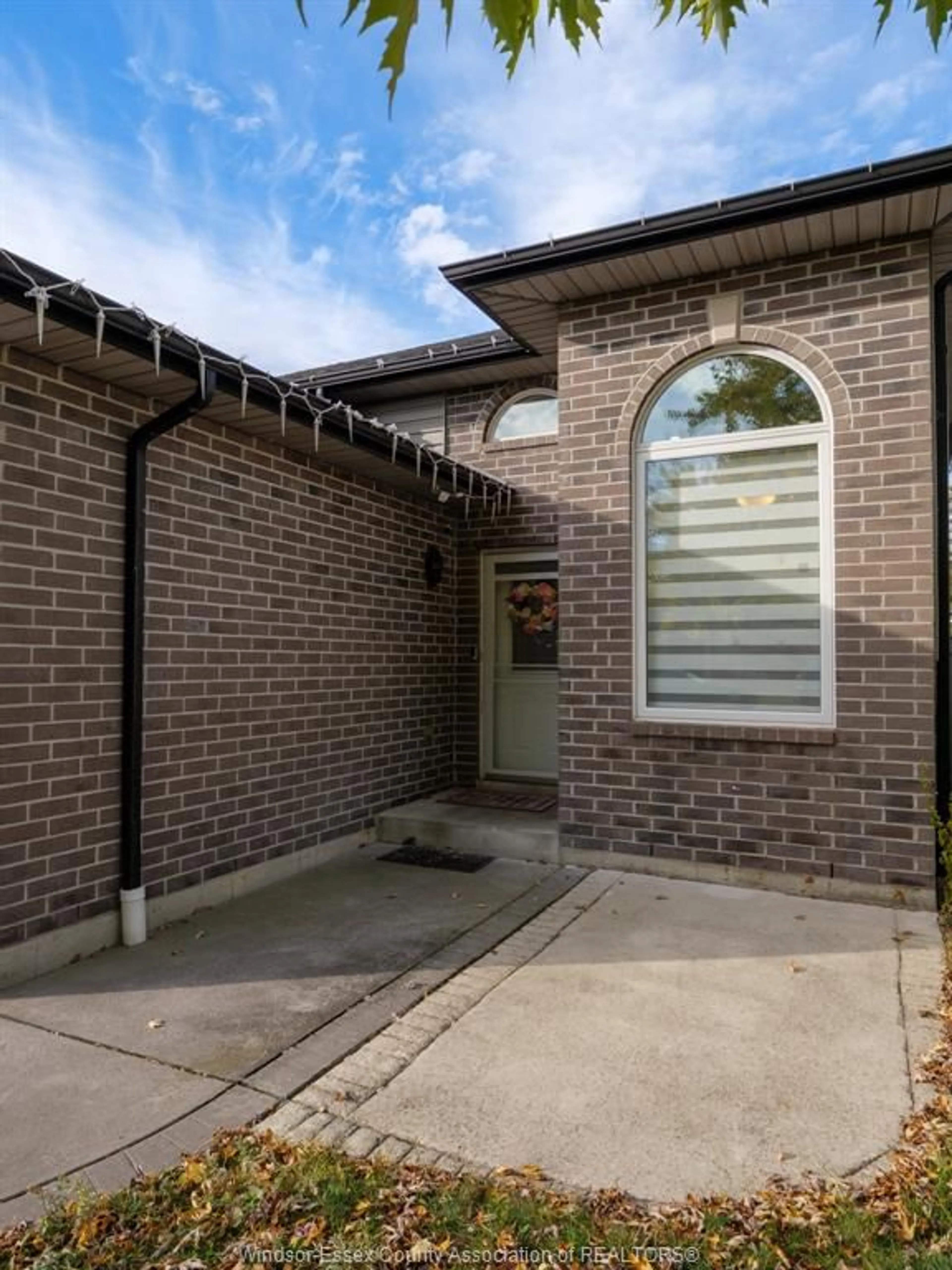Home with brick exterior material, street for 2487 DUNESHILL Ave, Windsor Ontario N8P 1V6