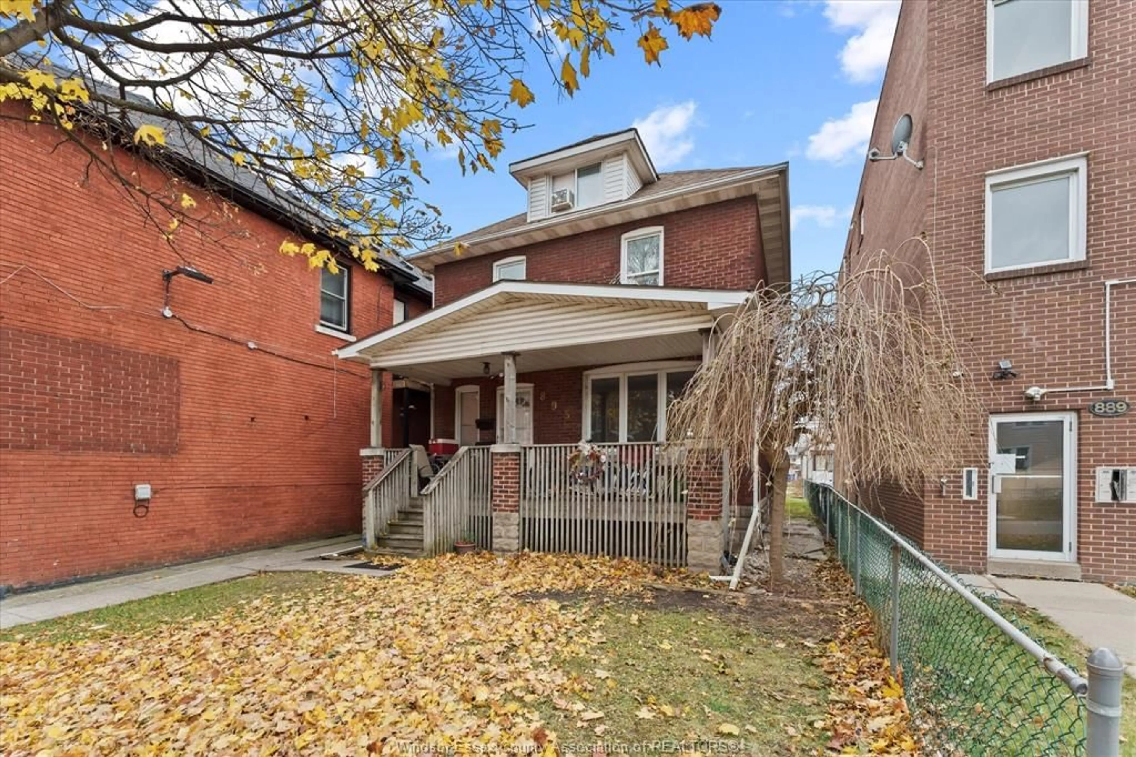 Home with brick exterior material, street for 895 Pillette, Windsor Ontario N8Y 3B4
