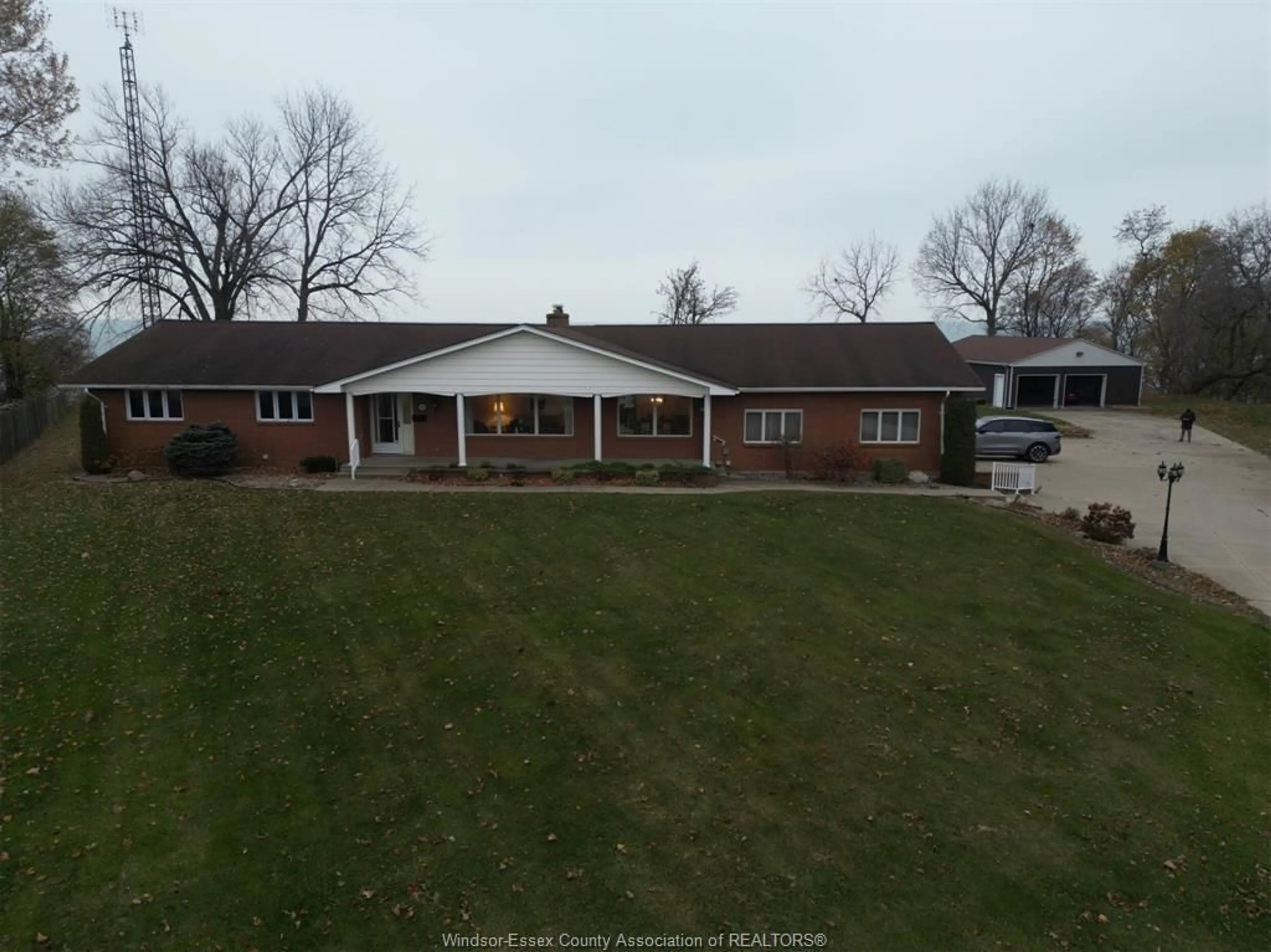 A pic from outside/outdoor area/front of a property/back of a property/a pic from drone, building for 1239 OXFORD & LOT 13 OXFORD Ave, Kingsville Ontario N9Y 2S8