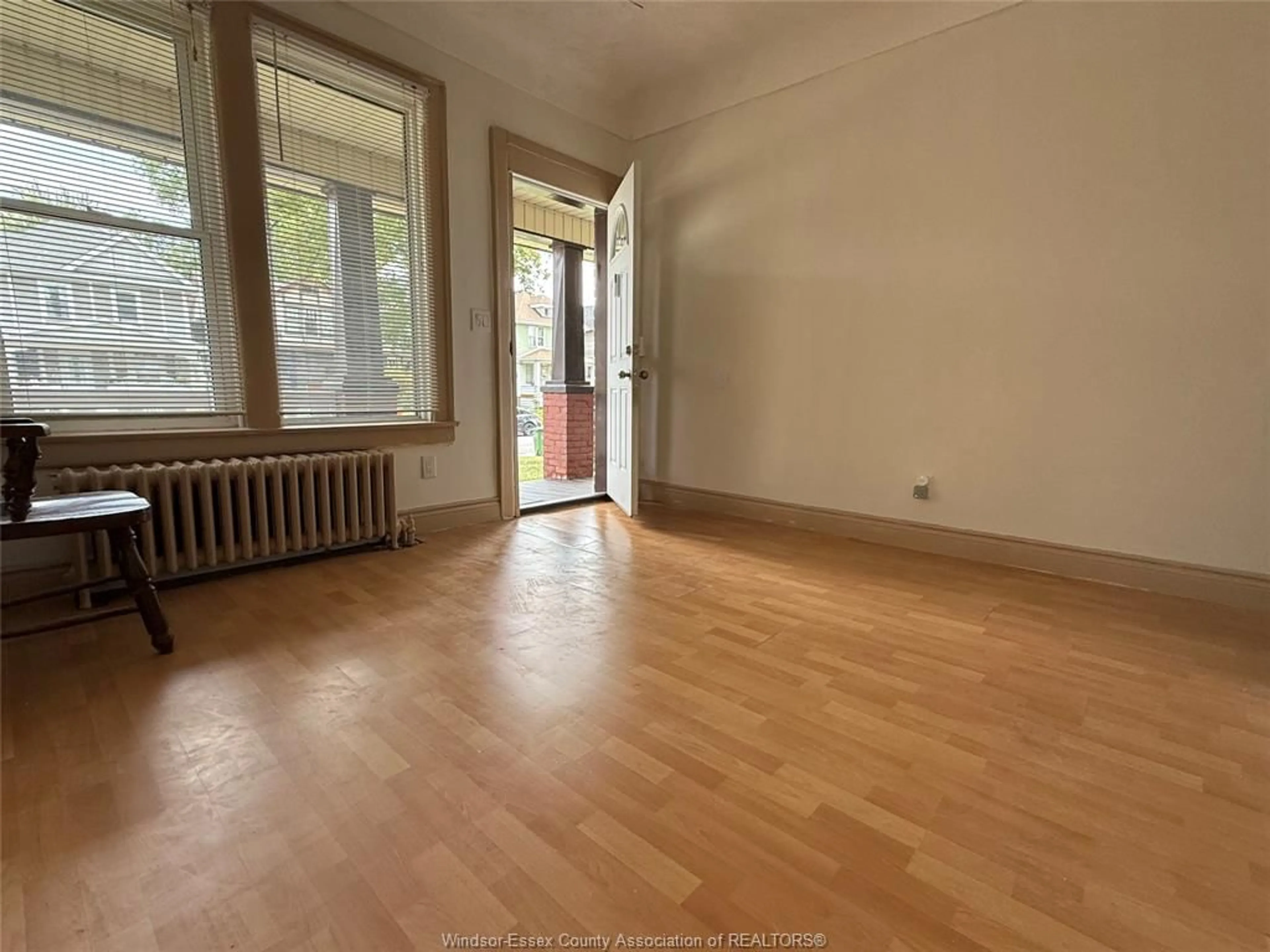 A pic of a room for 667 HALL Ave, Windsor Ontario N9A 2L9