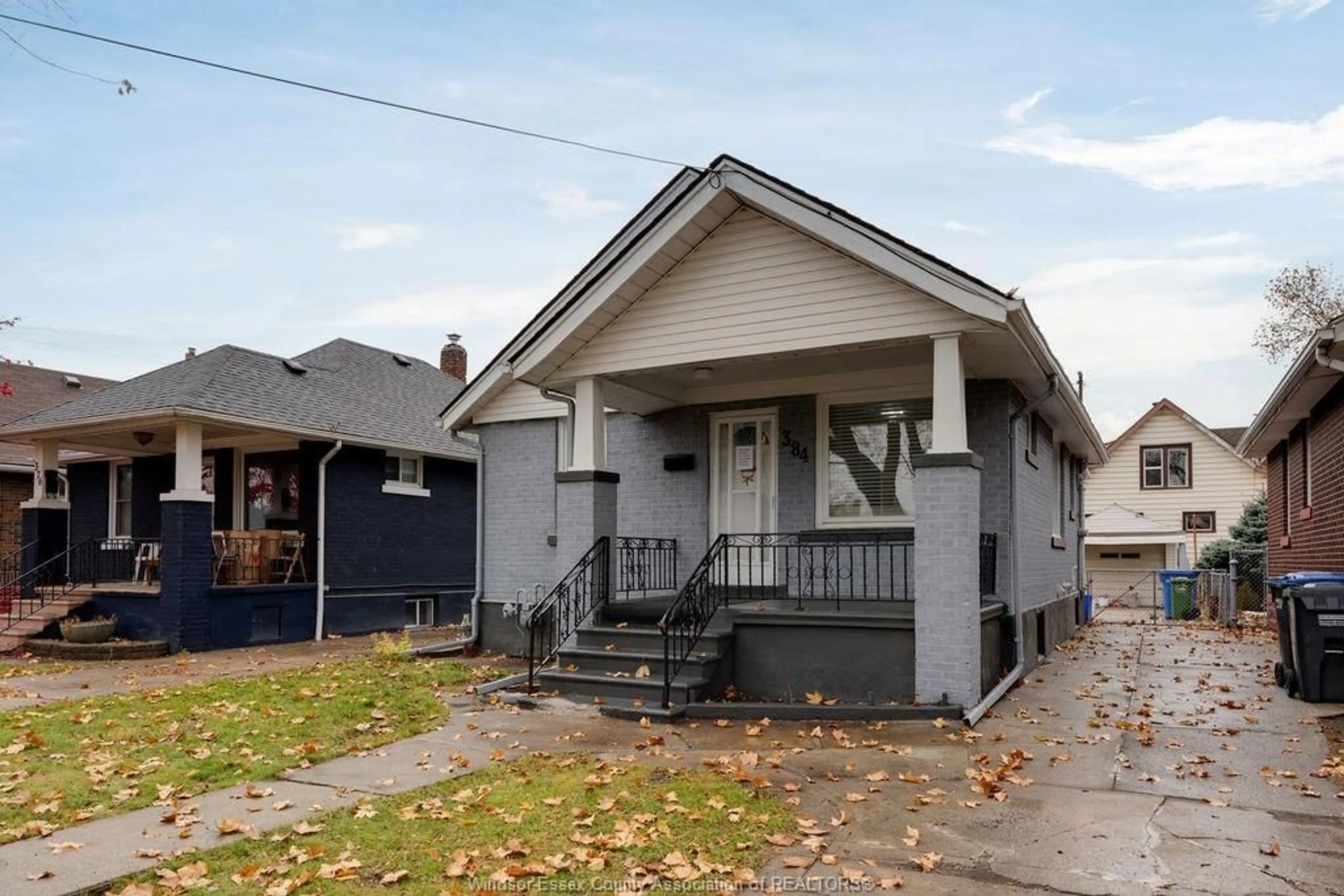 Home with vinyl exterior material, street for 384 SOUTH ST, Windsor Ontario N9C 2W5