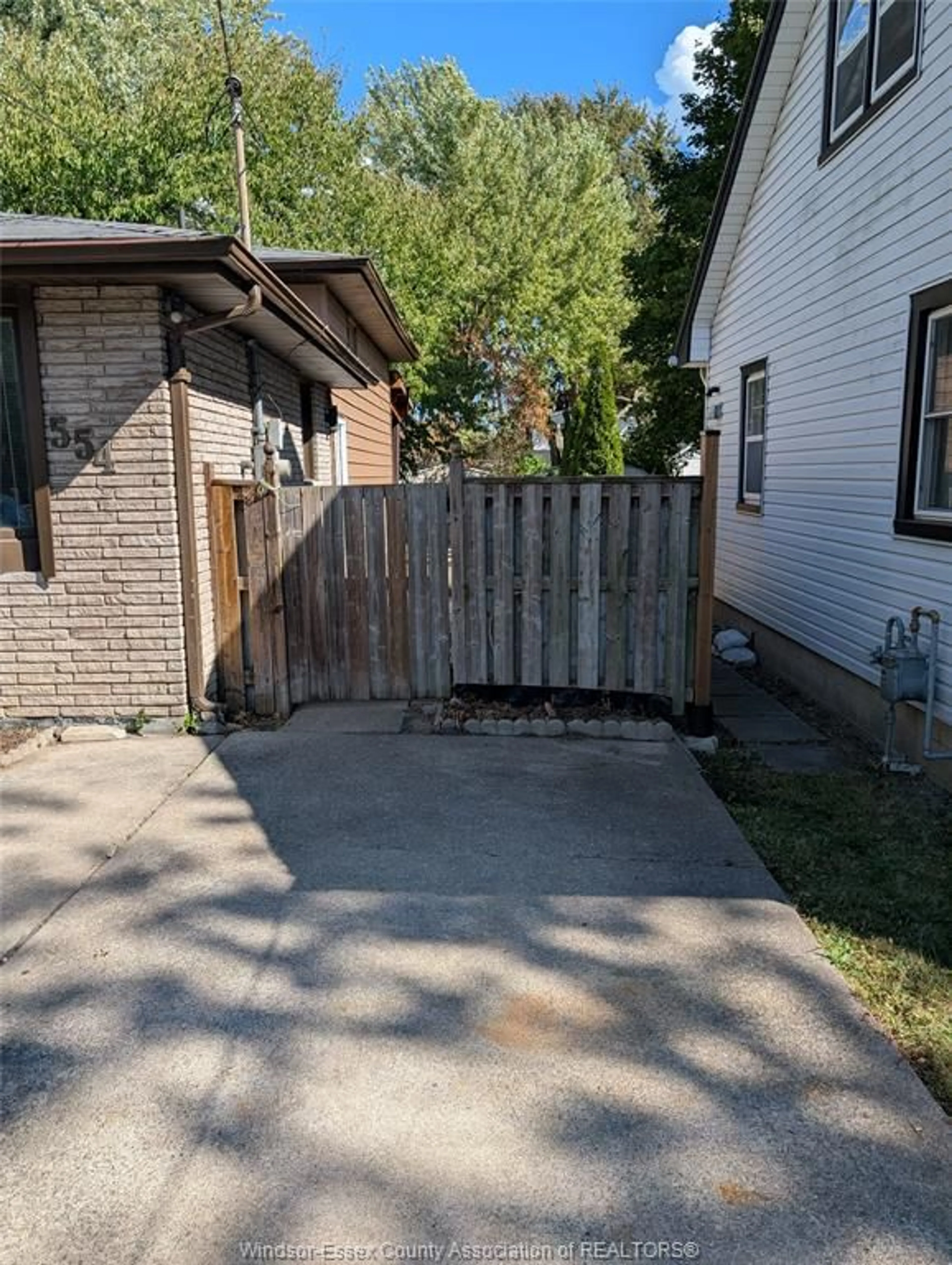 Patio, street for 554 LESPERANCE Rd, Tecumseh Ontario N8N 1W4