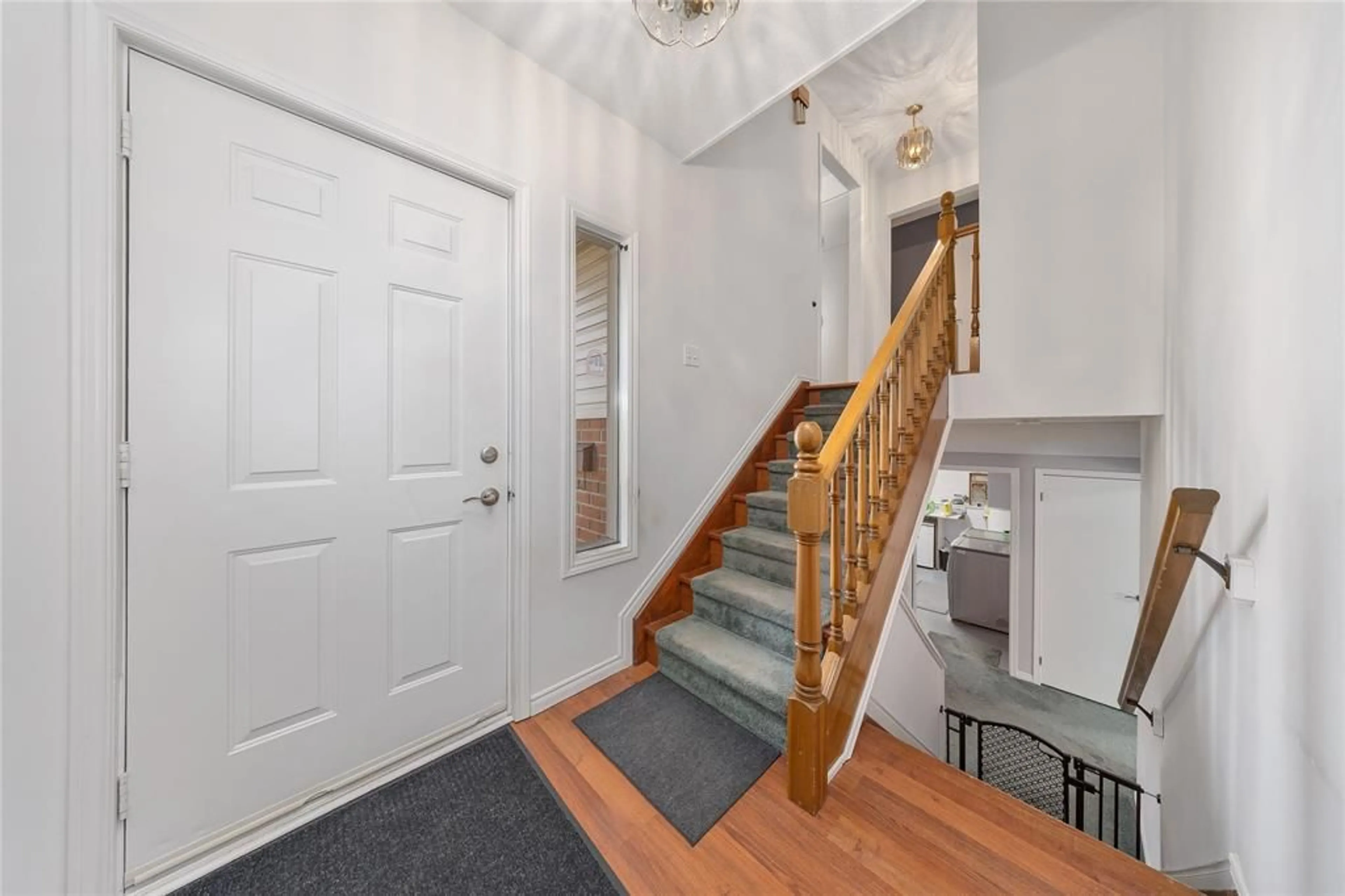 Indoor foyer for 3183 RIVER St, Brooke-Alvinston Ontario N0N 1A0