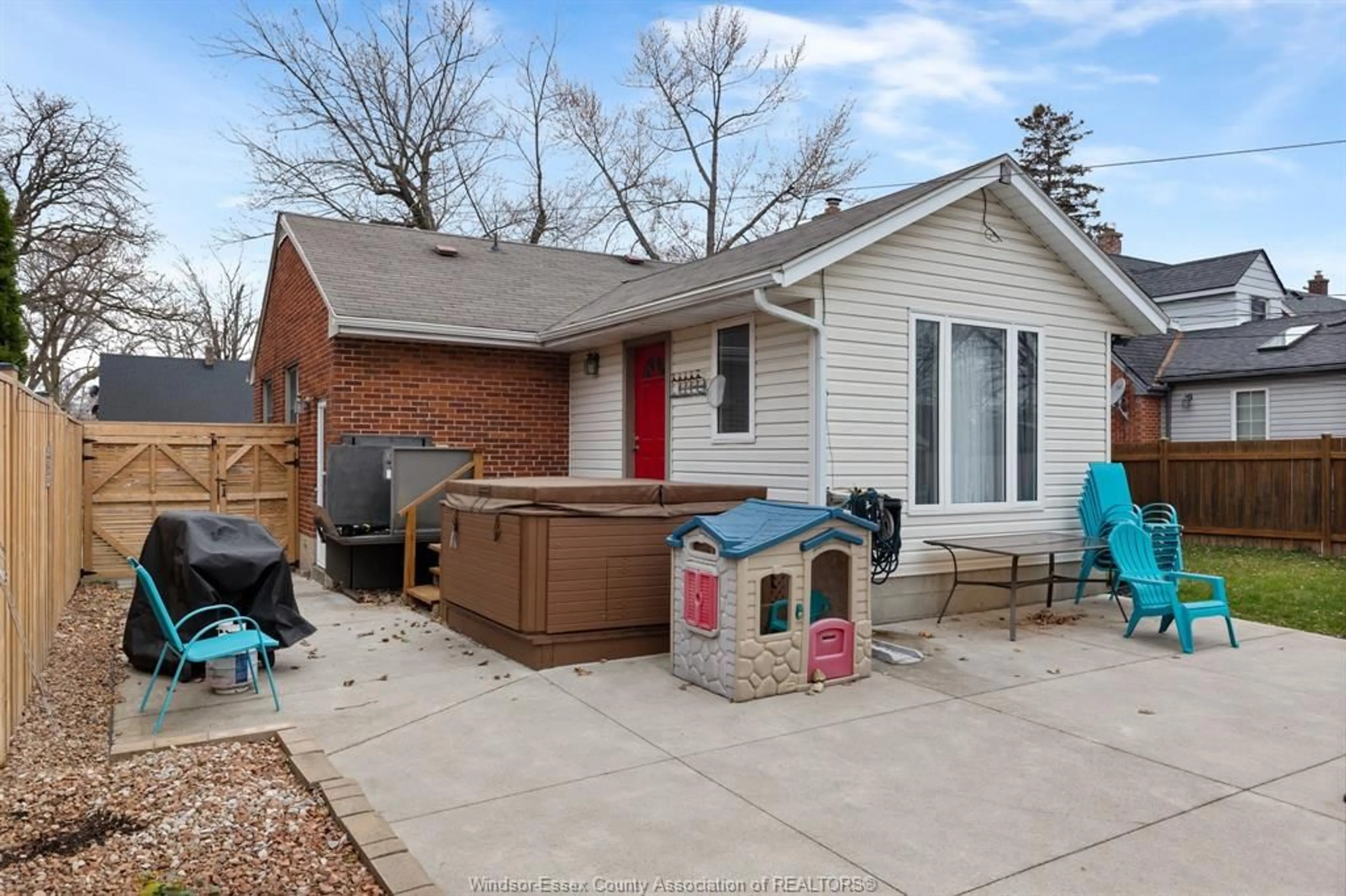 Unknown for 964 PARKVIEW Ave, Windsor Ontario N8S 2X4