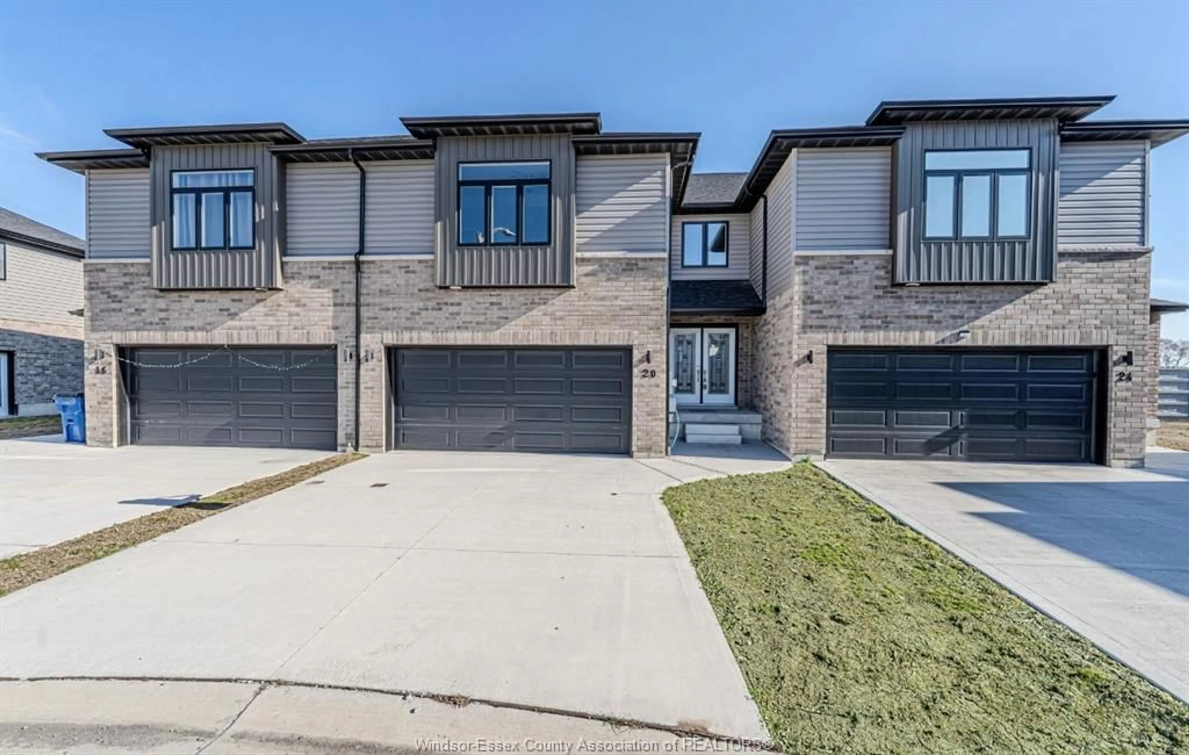 Home with brick exterior material, street for 20 BETTY Crt, Chatham Ontario N7M 1C4