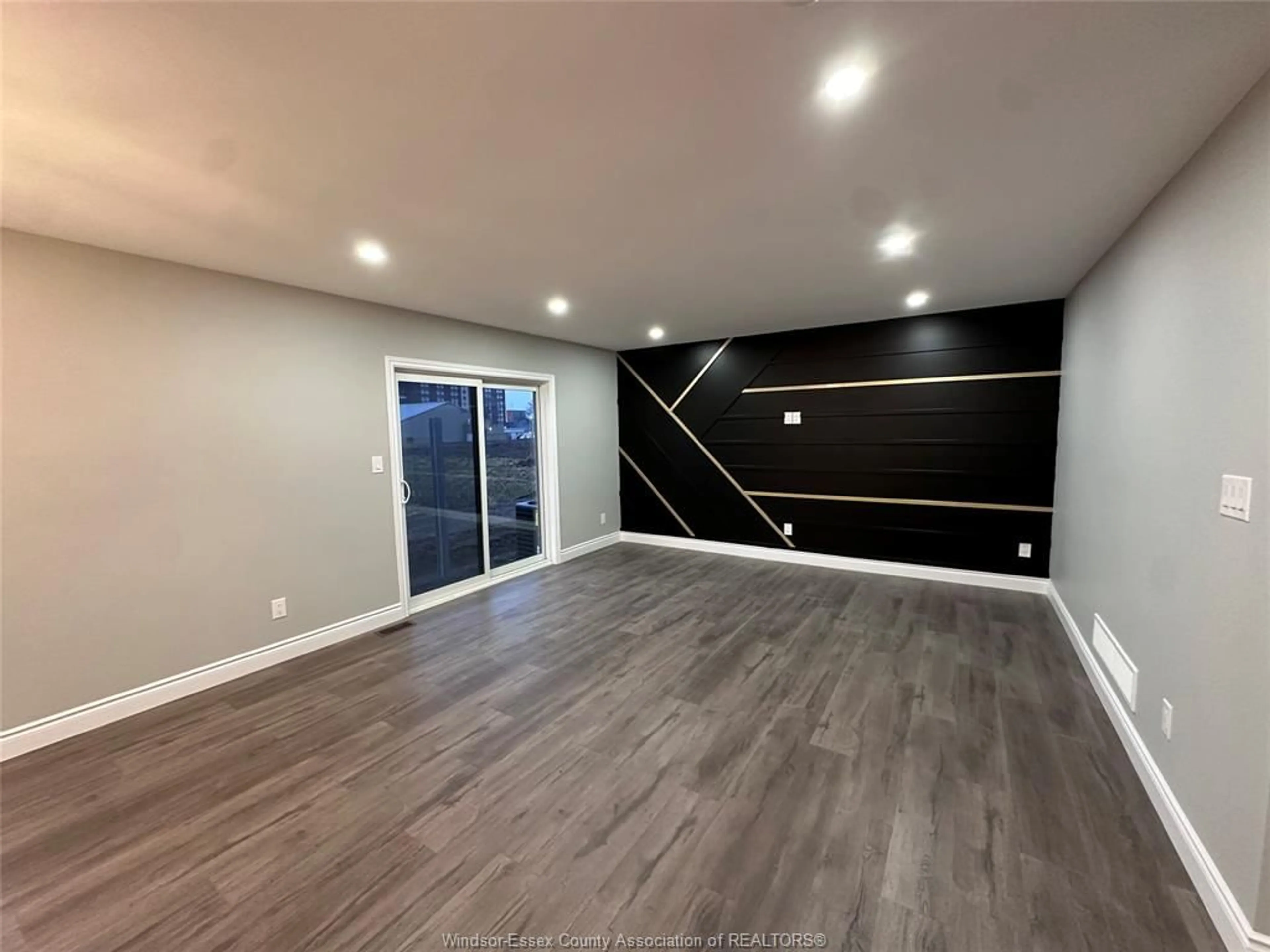 A pic of a room for 20 BETTY Crt, Chatham Ontario N7M 1C4