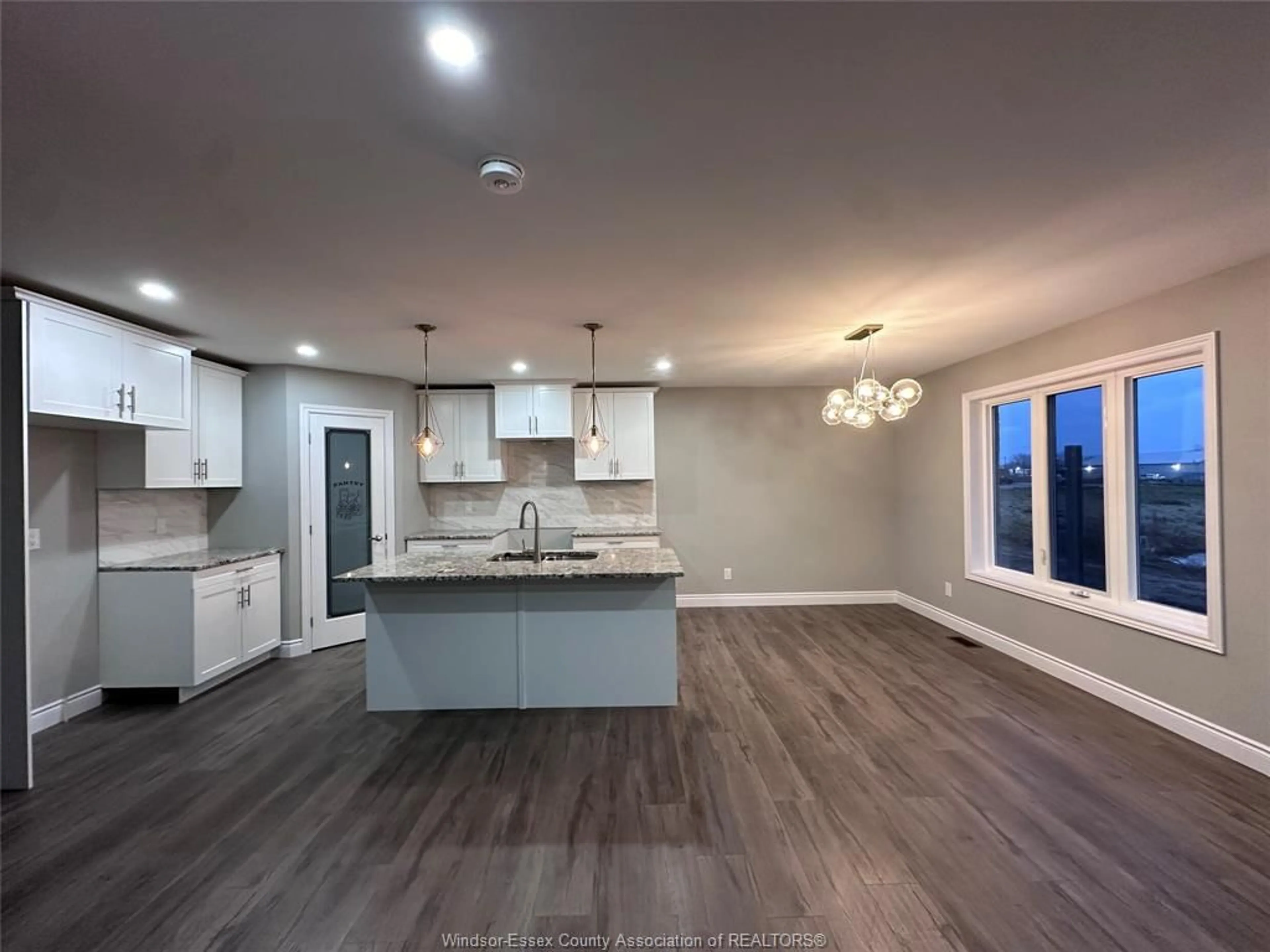 Open concept kitchen, unknown for 20 BETTY Crt, Chatham Ontario N7M 1C4