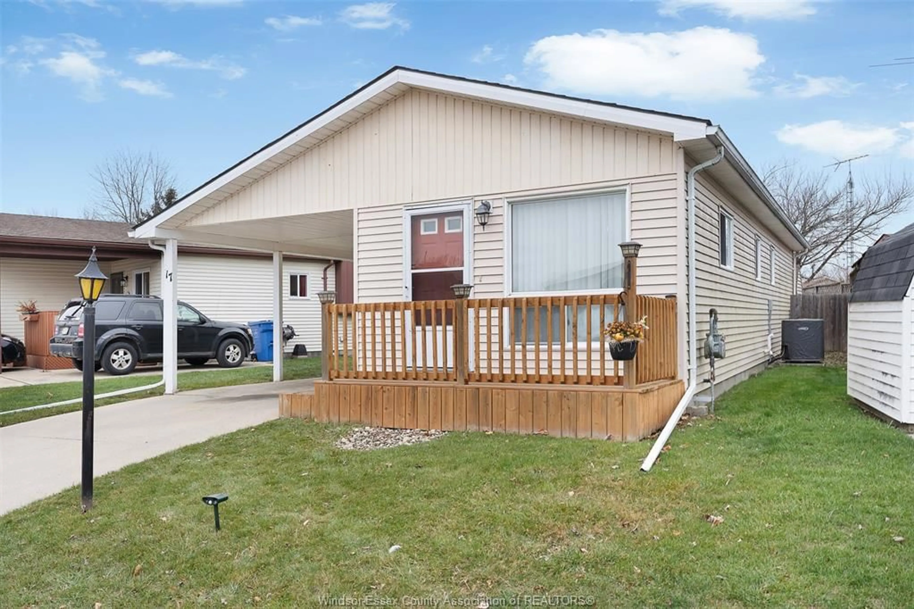 Home with vinyl exterior material, street for 17 CHESTNUT ST., McGregor Ontario N0R 1J0