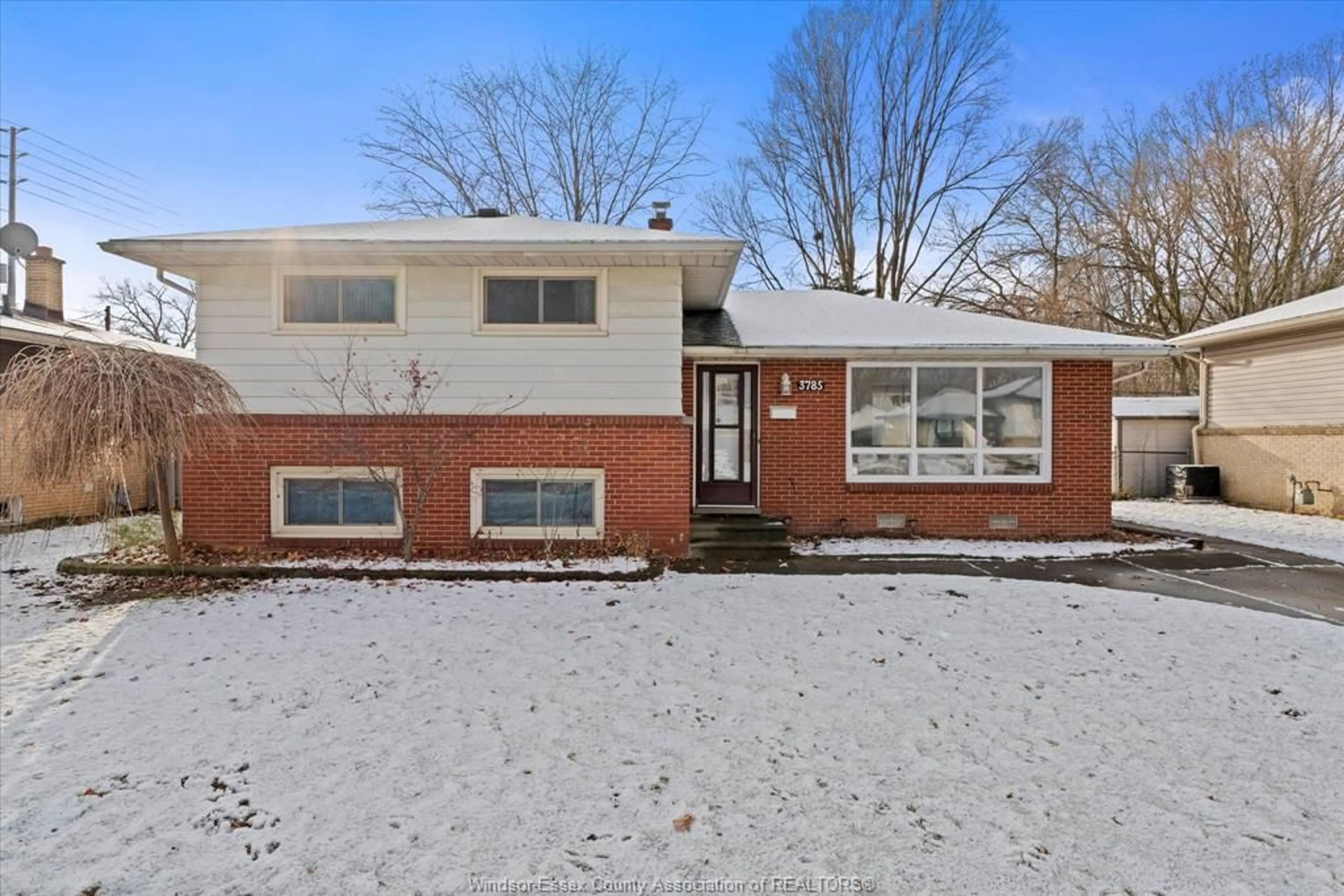 Home with brick exterior material, street for 3785 ASKIN Ave, Windsor Ontario N9E 3K1