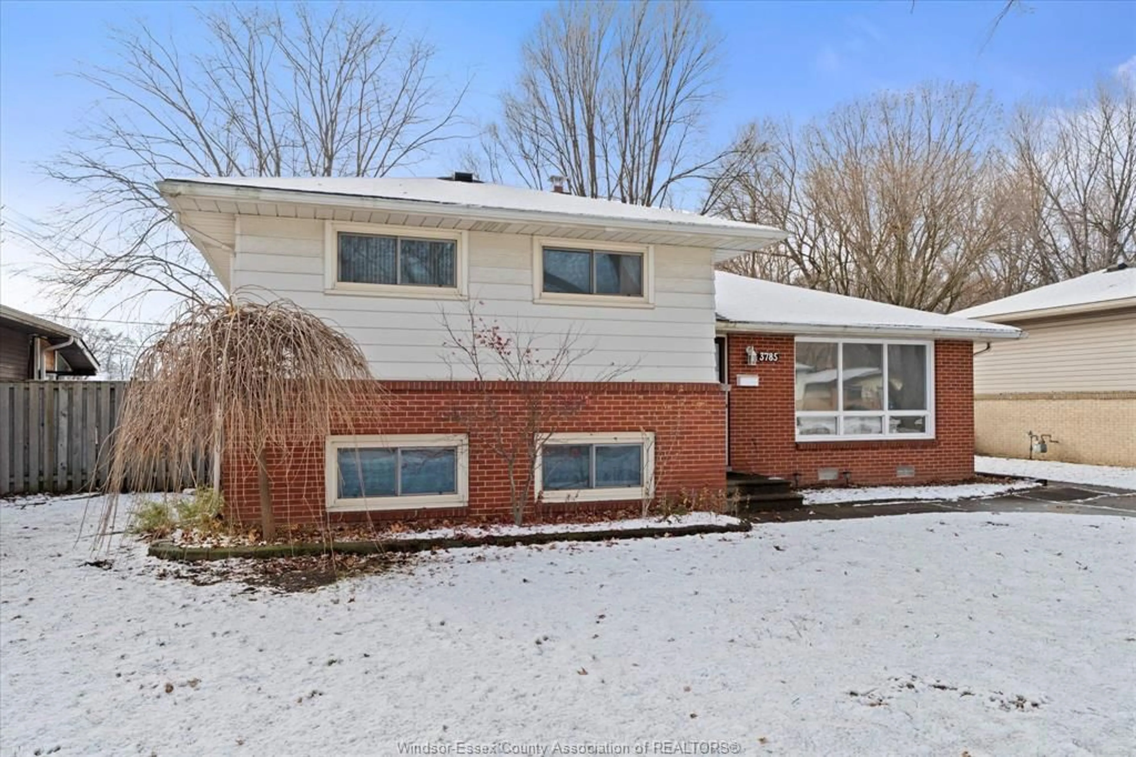 Home with brick exterior material, street for 3785 ASKIN Ave, Windsor Ontario N9E 3K1