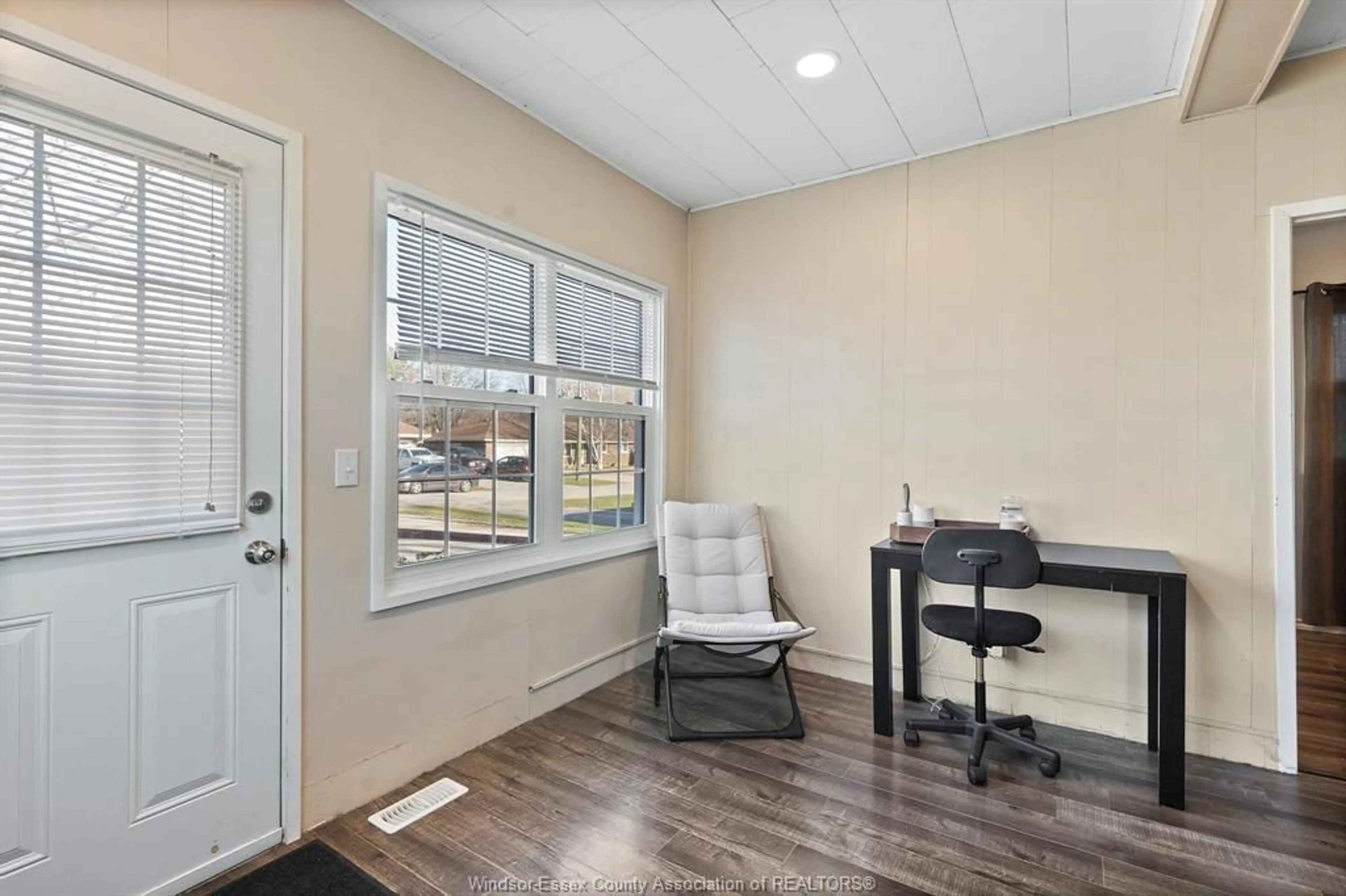 Unknown for 100 ELM St, Wheatley Ontario N0P 2P0