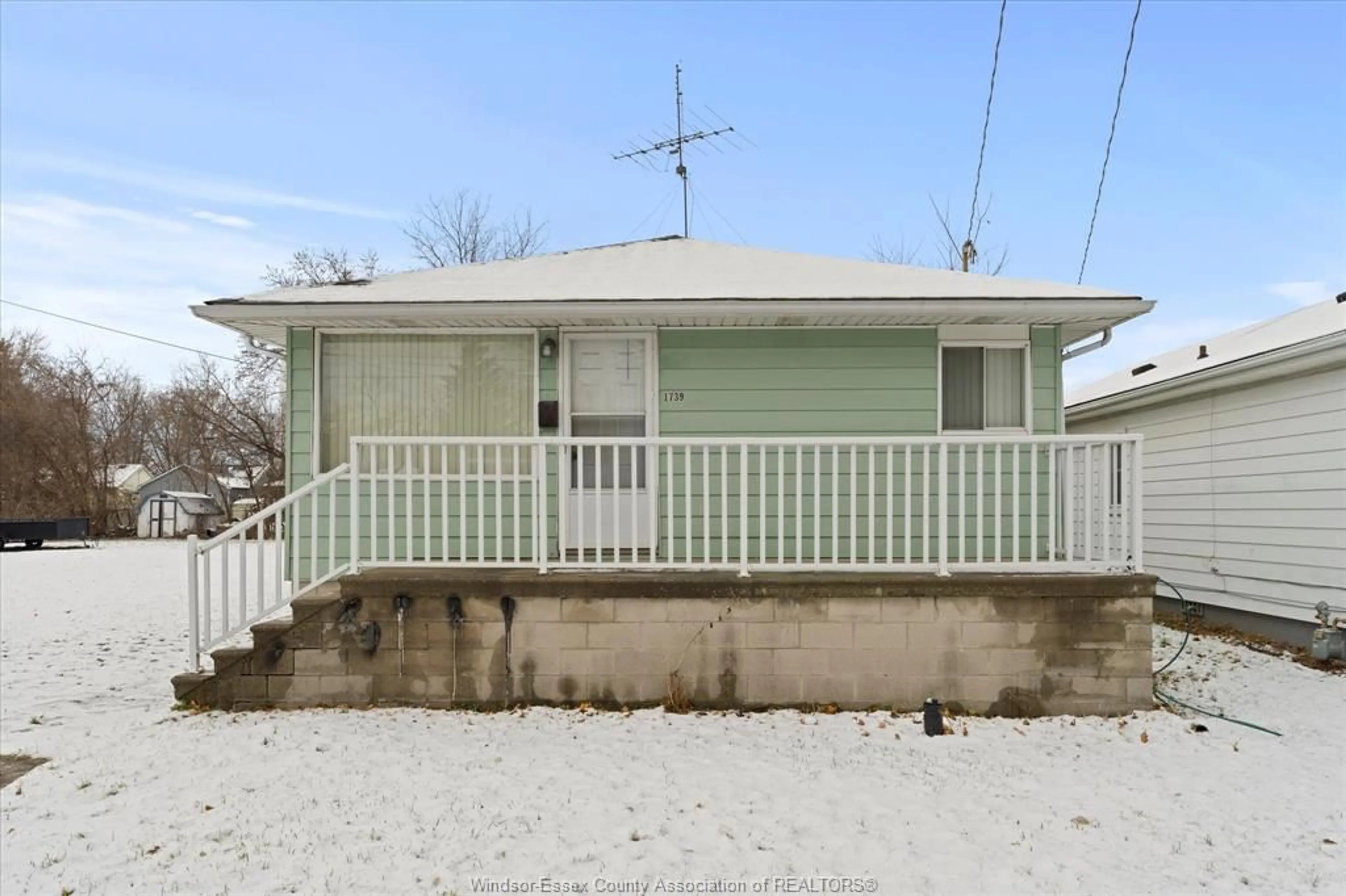 Unknown for 1739 GLENDALE, Windsor Ontario N8T 2N1