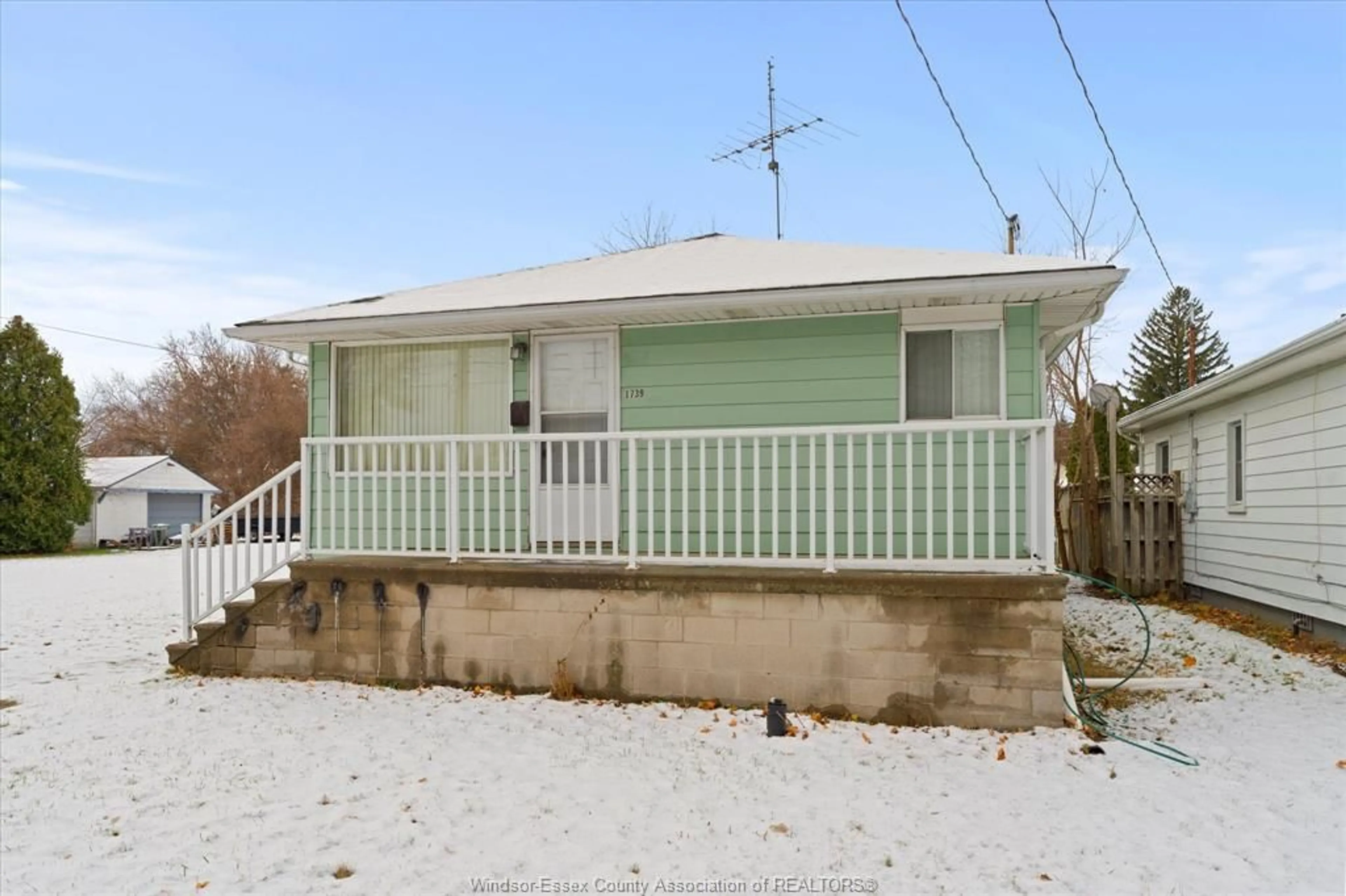 Unknown for 1739 GLENDALE, Windsor Ontario N8T 2N1