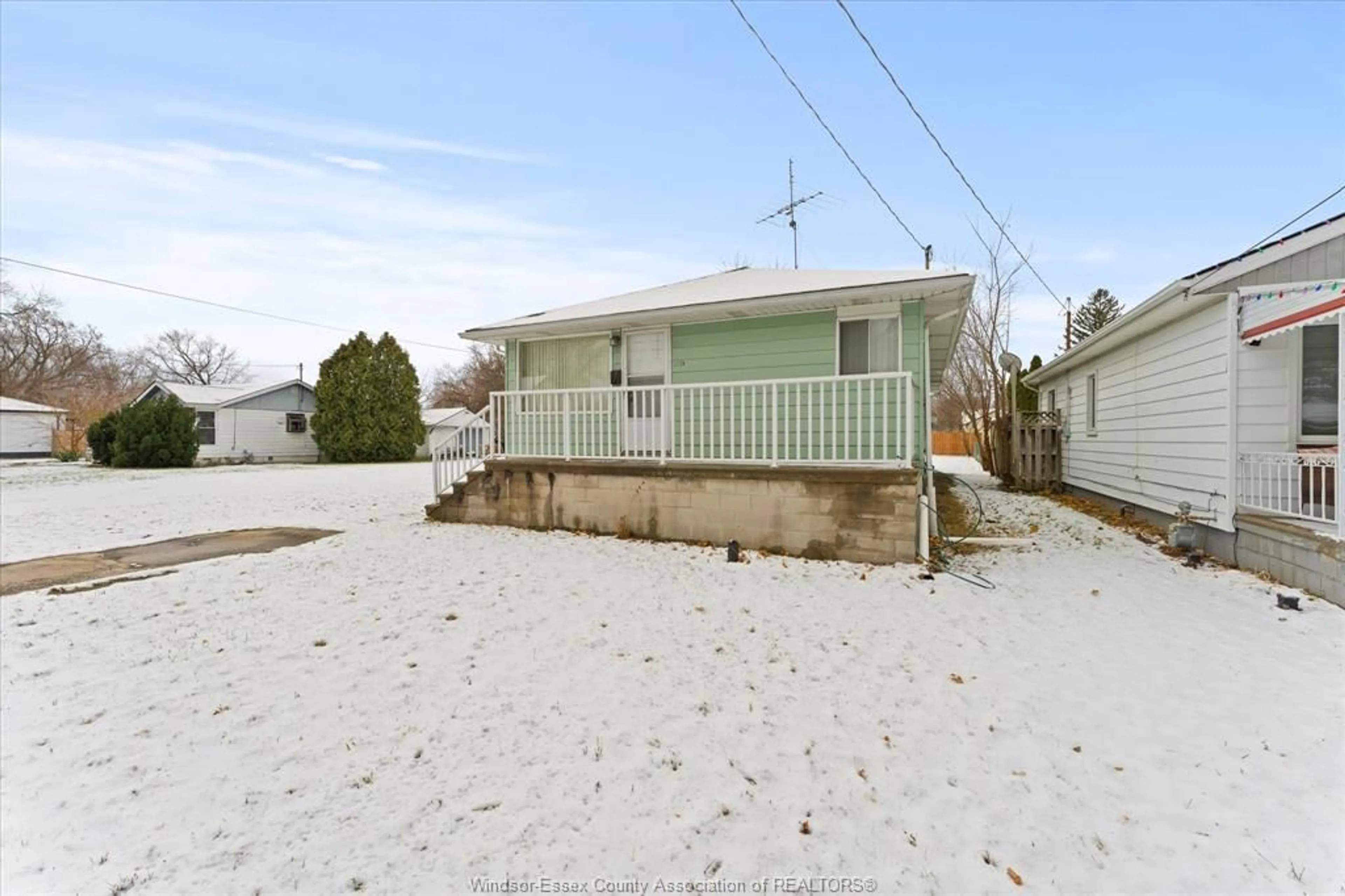 Unknown for 1739 GLENDALE, Windsor Ontario N8T 2N1