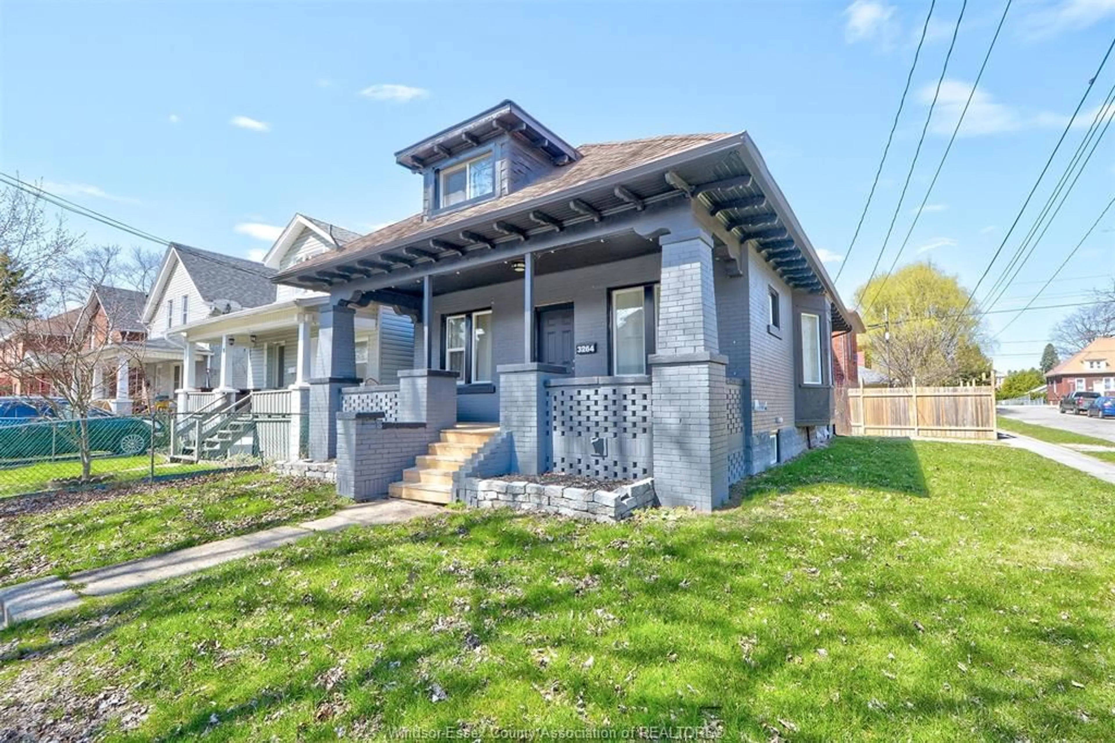 Unknown for 3264 BABY St, Windsor Ontario N9C 1K8