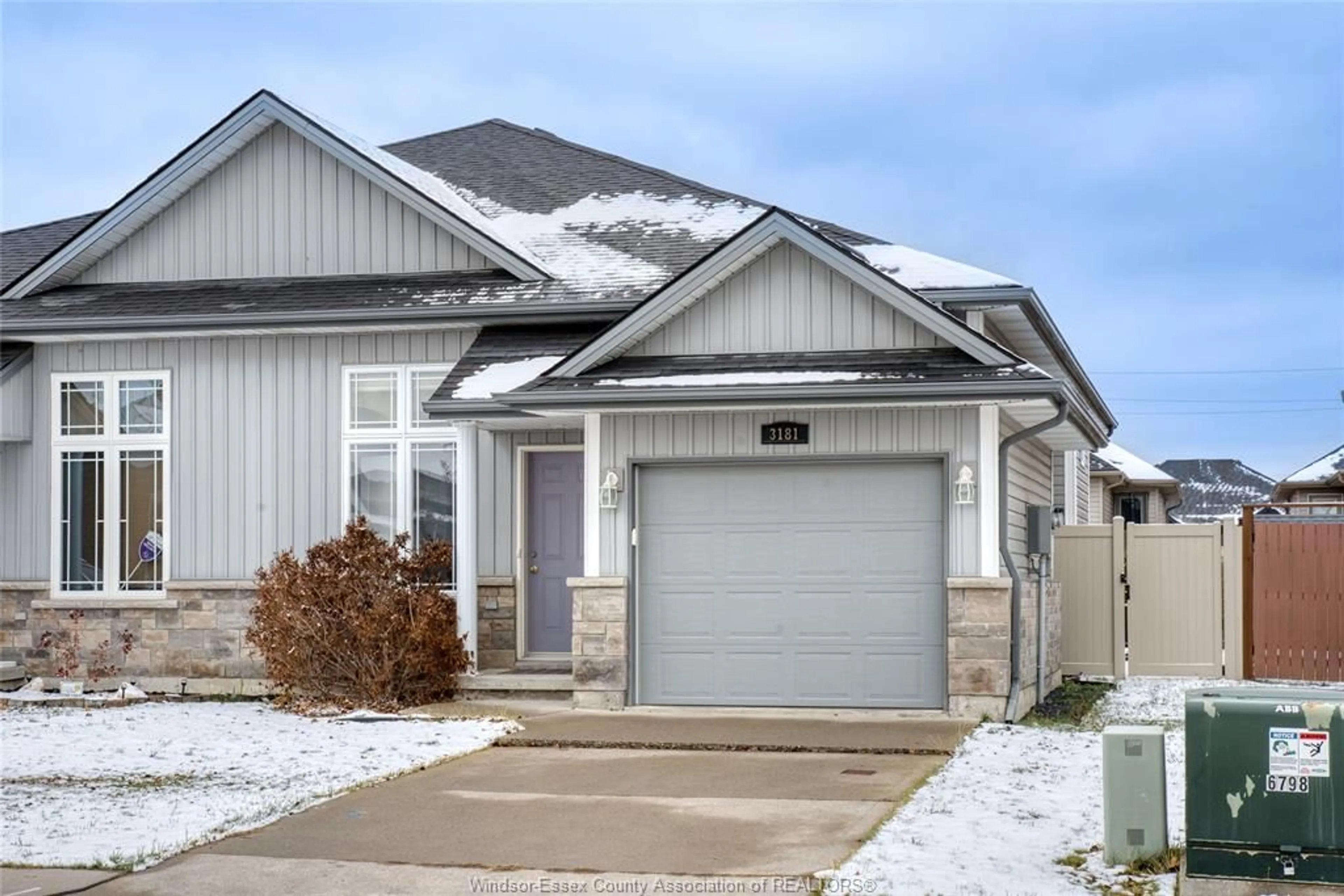 Home with vinyl exterior material, street for 3181 SEVILLE Ave, Windsor Ontario N8N 0A4
