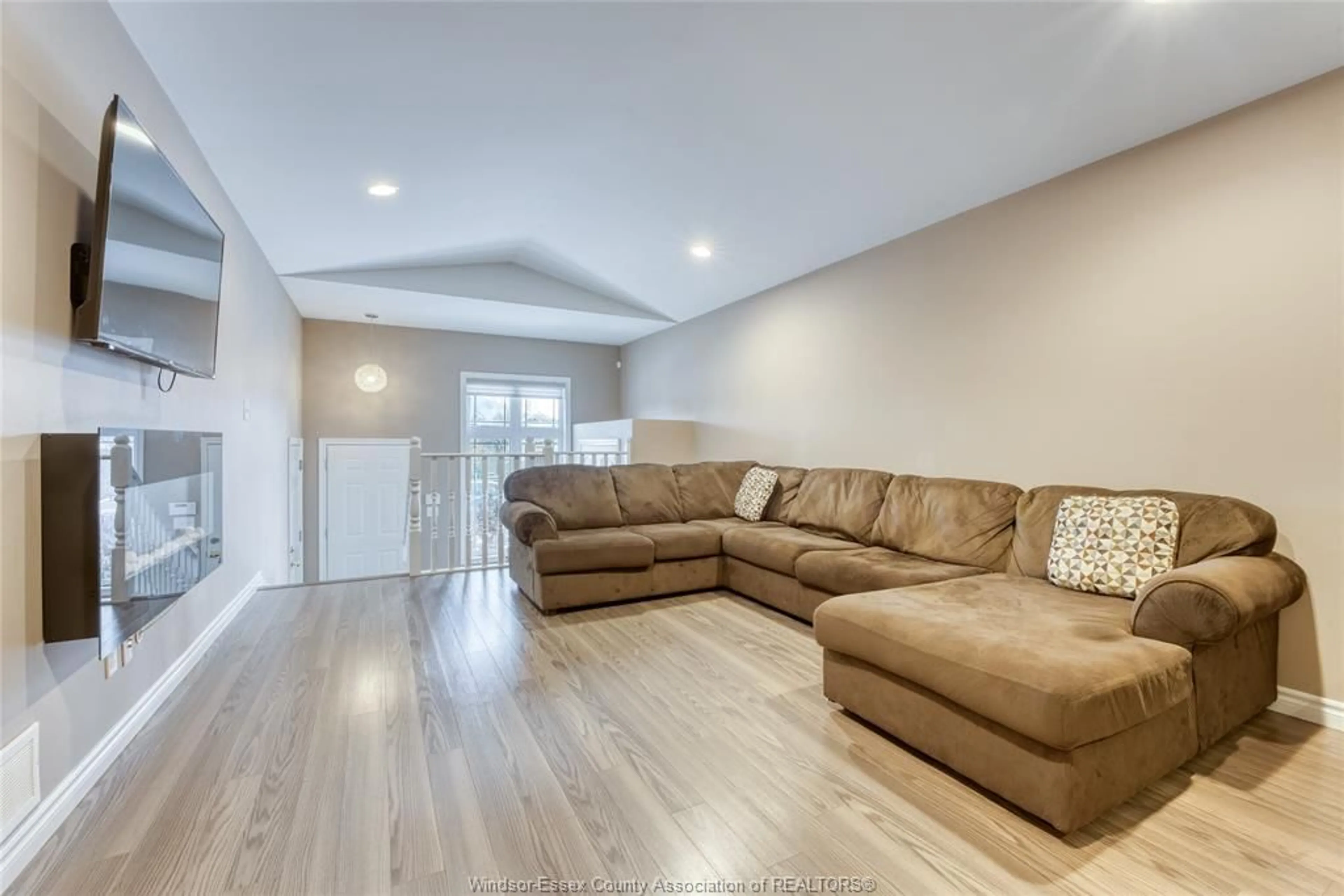 Living room with furniture, unknown for 3181 SEVILLE Ave, Windsor Ontario N8N 0A4