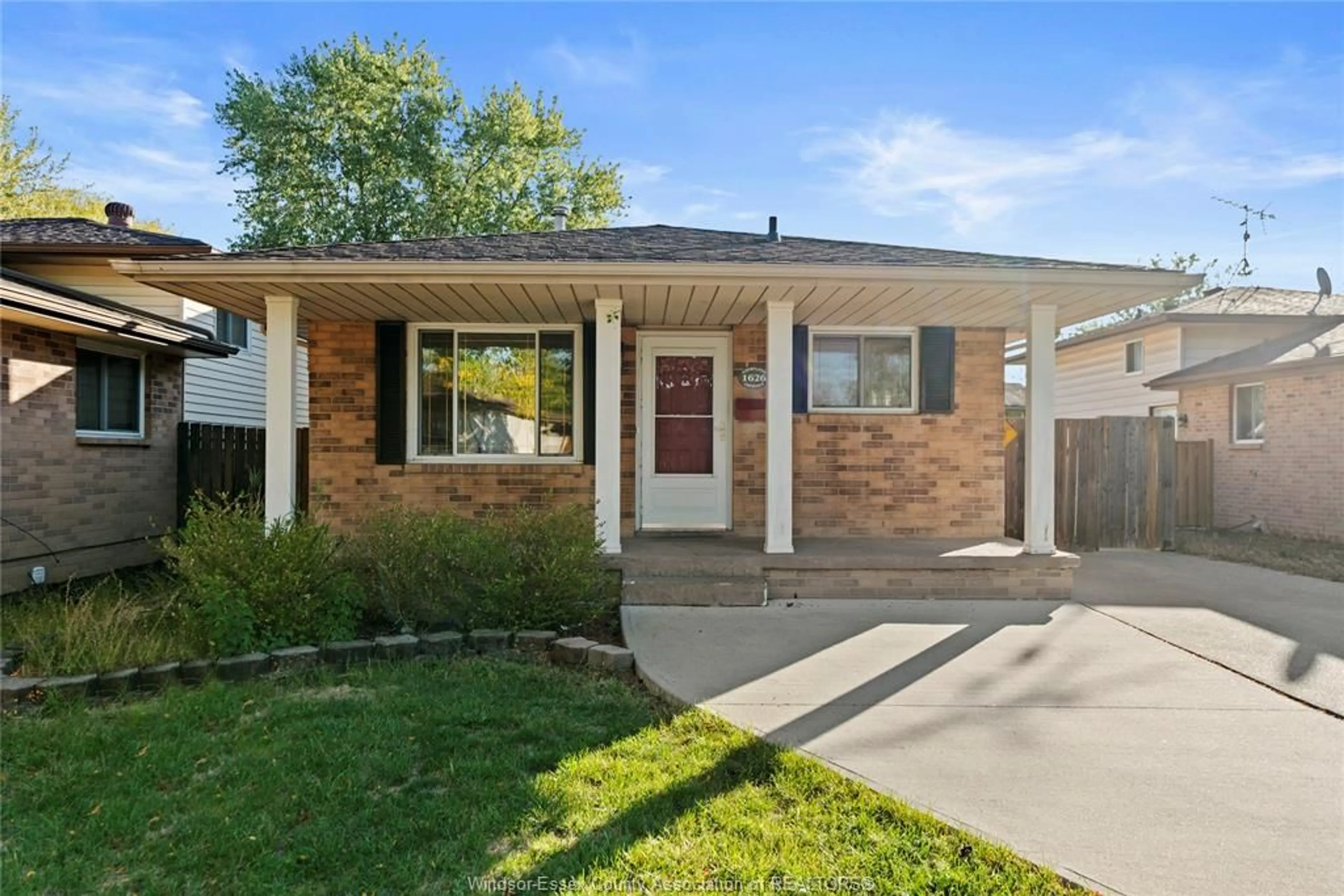 Home with brick exterior material, street for 1626 COURTLAND Cres, Windsor Ontario N8T 3K6