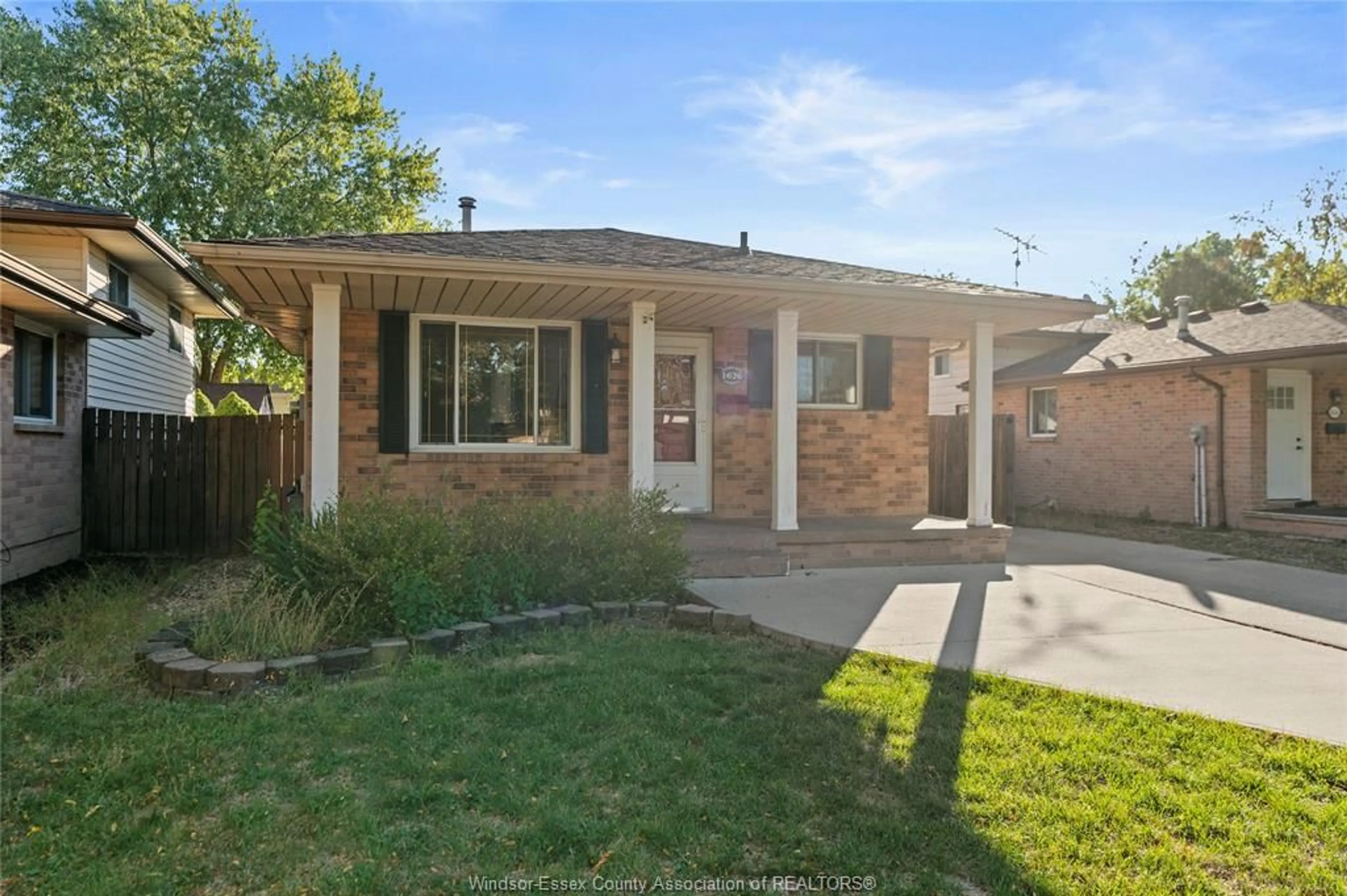 Home with brick exterior material, street for 1626 COURTLAND Cres, Windsor Ontario N8T 3K6