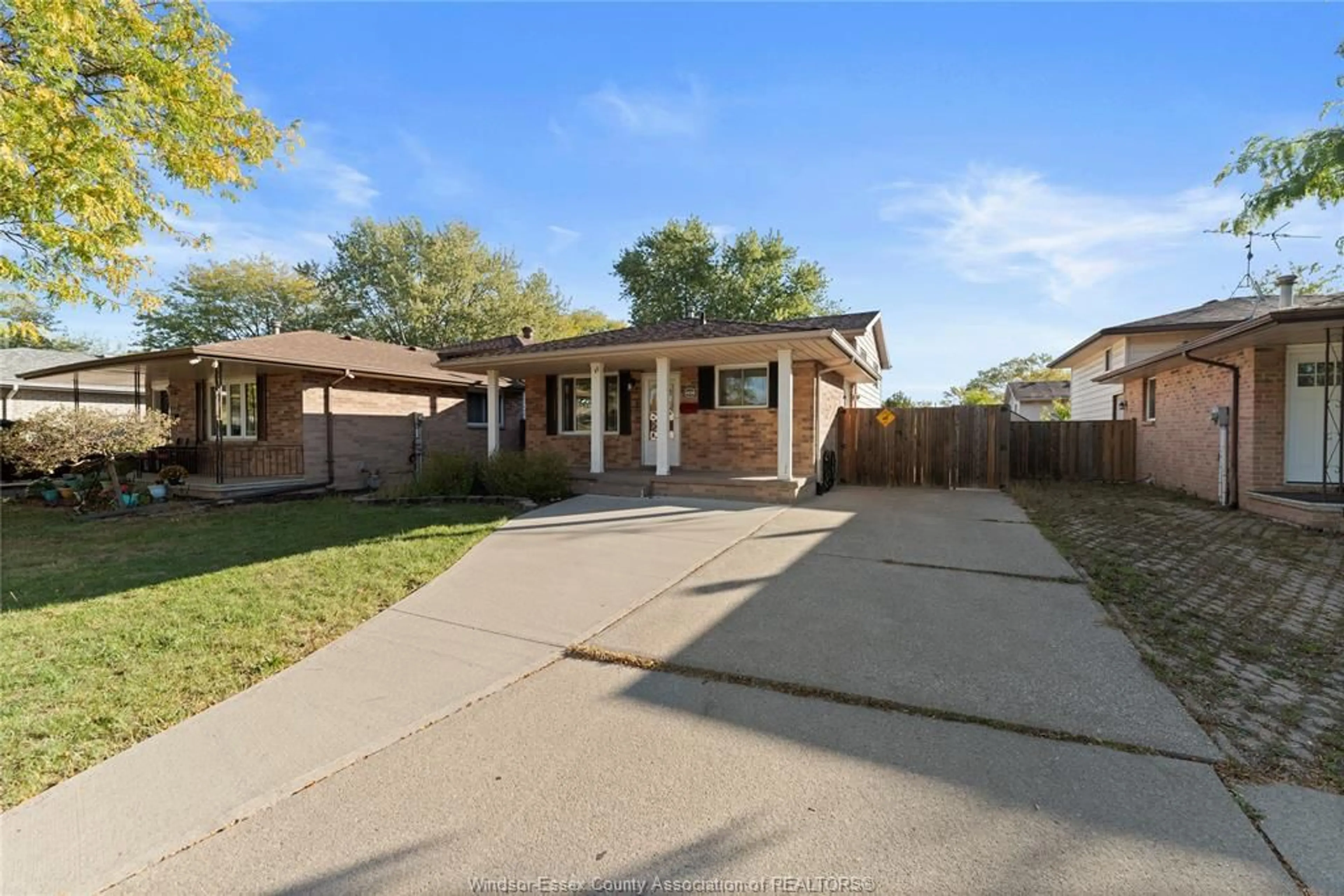 Home with brick exterior material, street for 1626 COURTLAND Cres, Windsor Ontario N8T 3K6