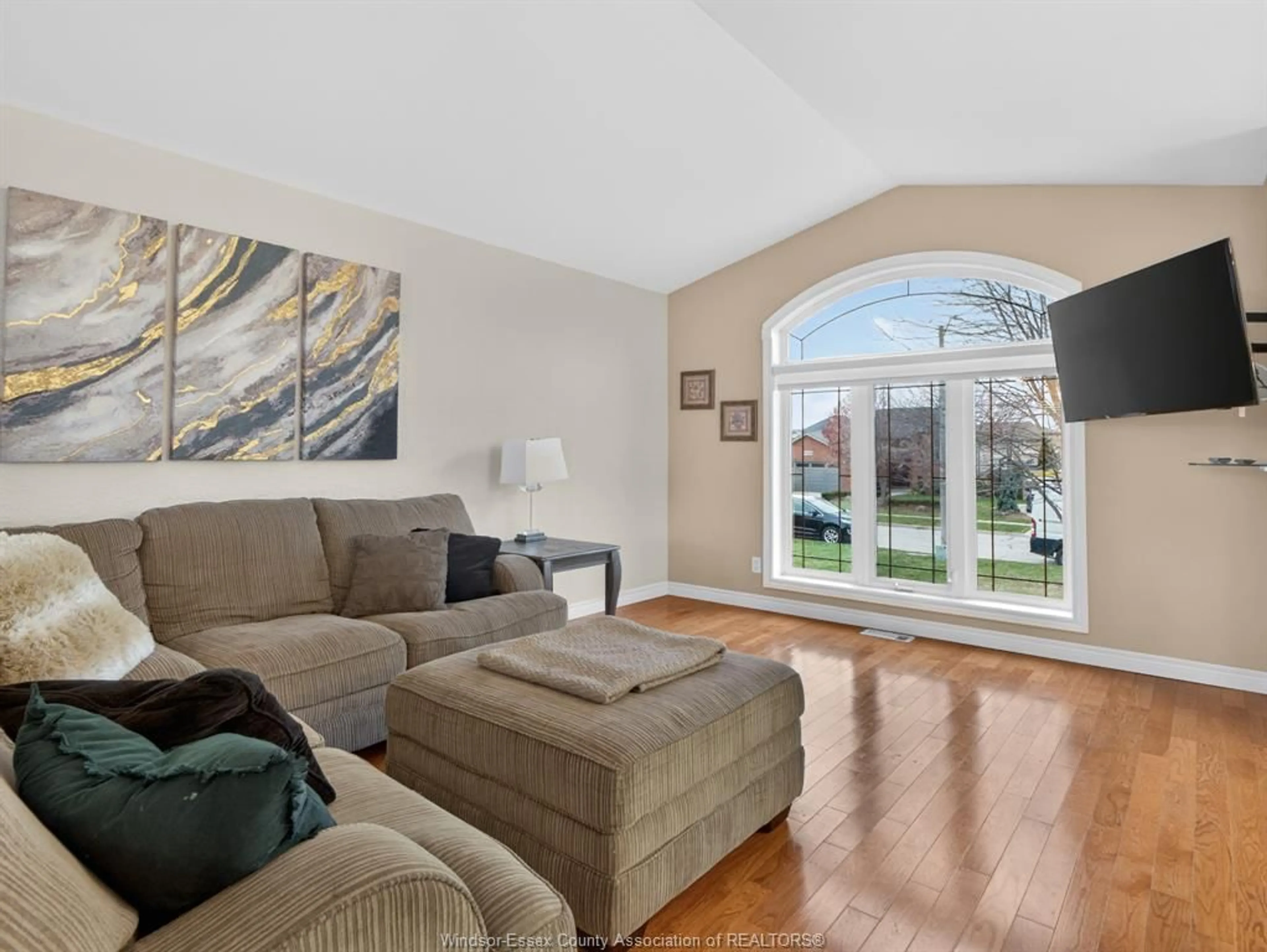 Living room with furniture, unknown for 873 WESTWOOD, Lakeshore Ontario N0R 1N0