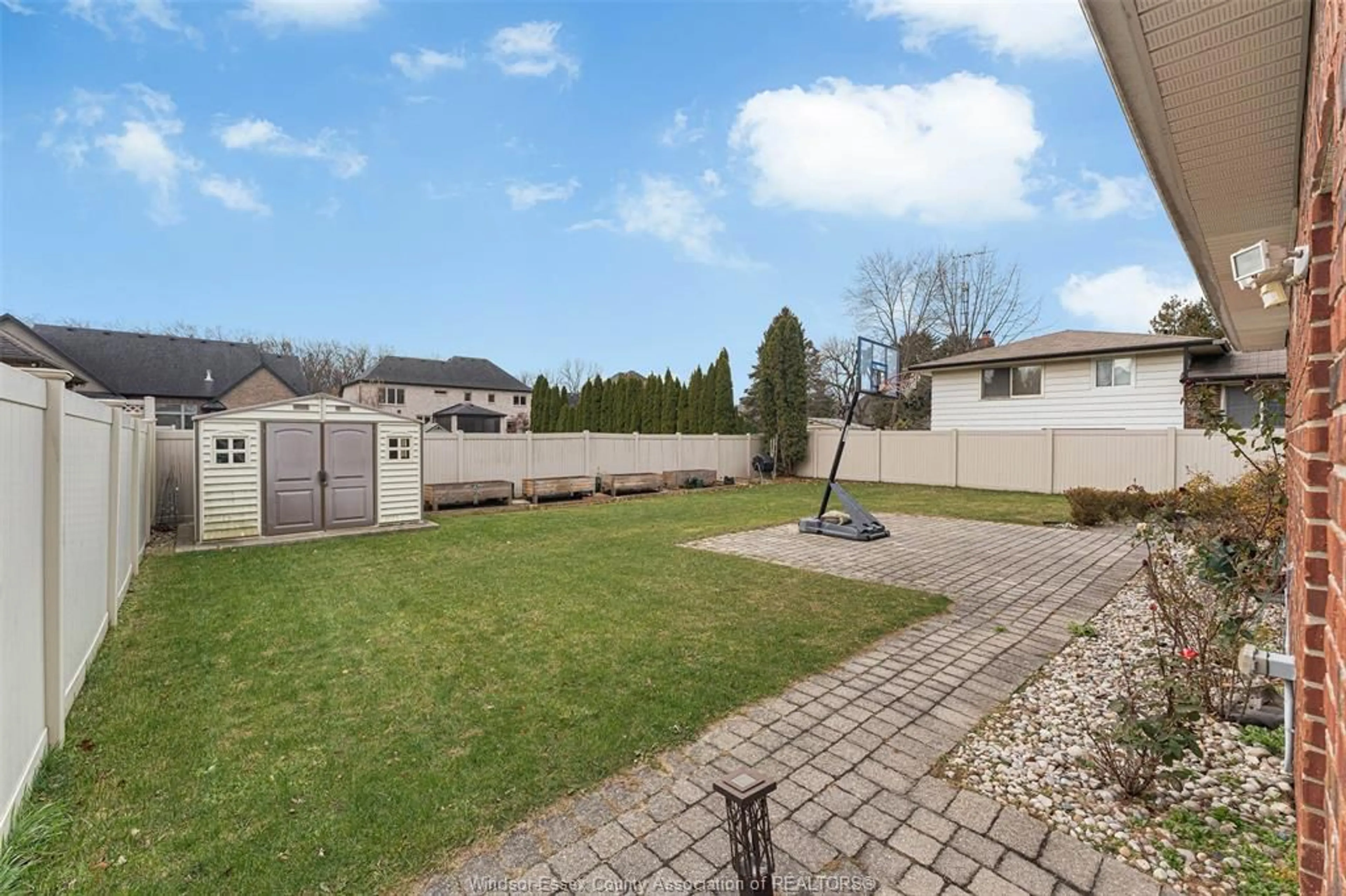 Patio, street for 1402 REAUME, LaSalle Ontario N9J 1C2