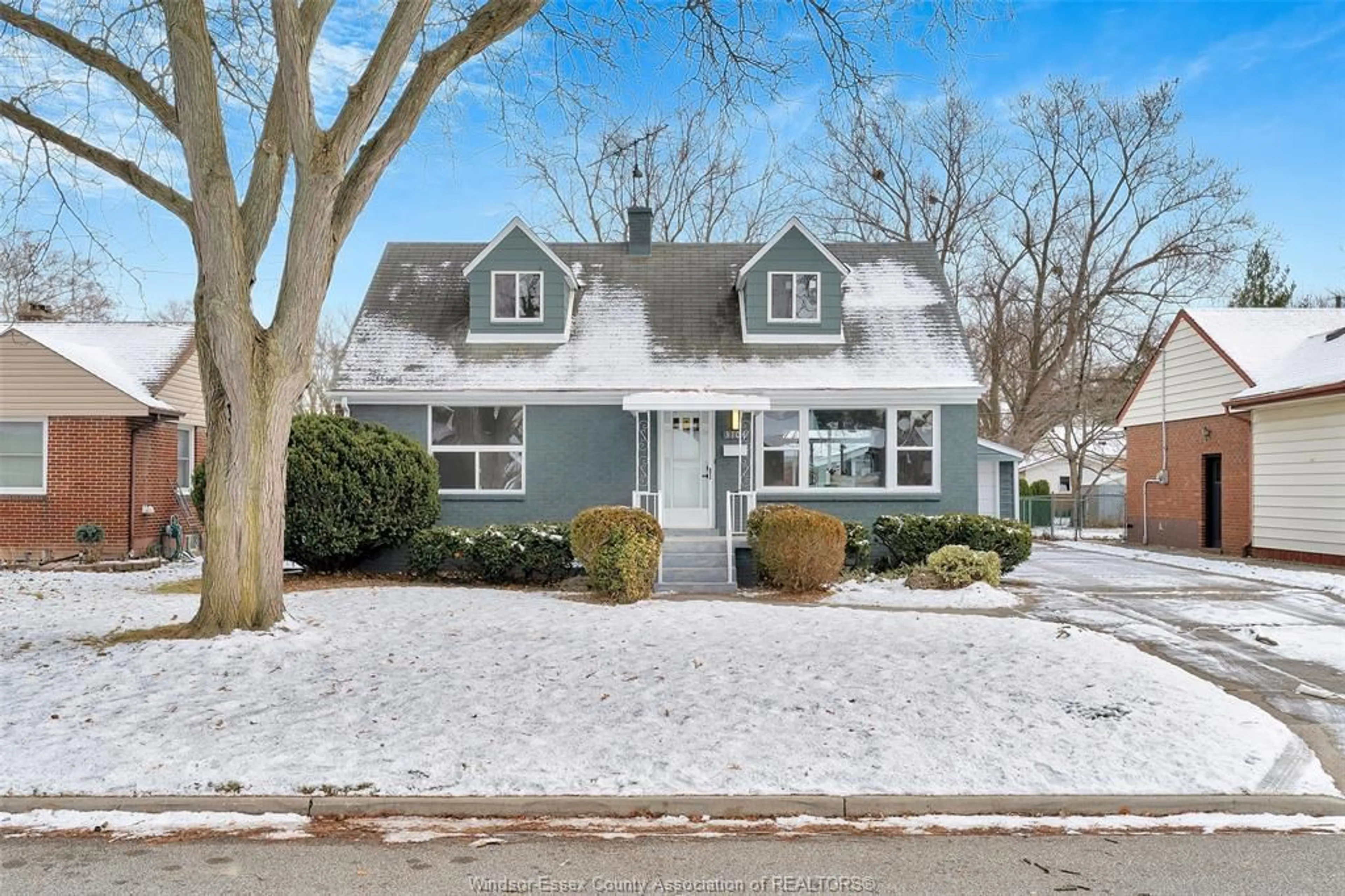 Home with vinyl exterior material, street for 3104 ACADEMY, Windsor Ontario N9E 2H4