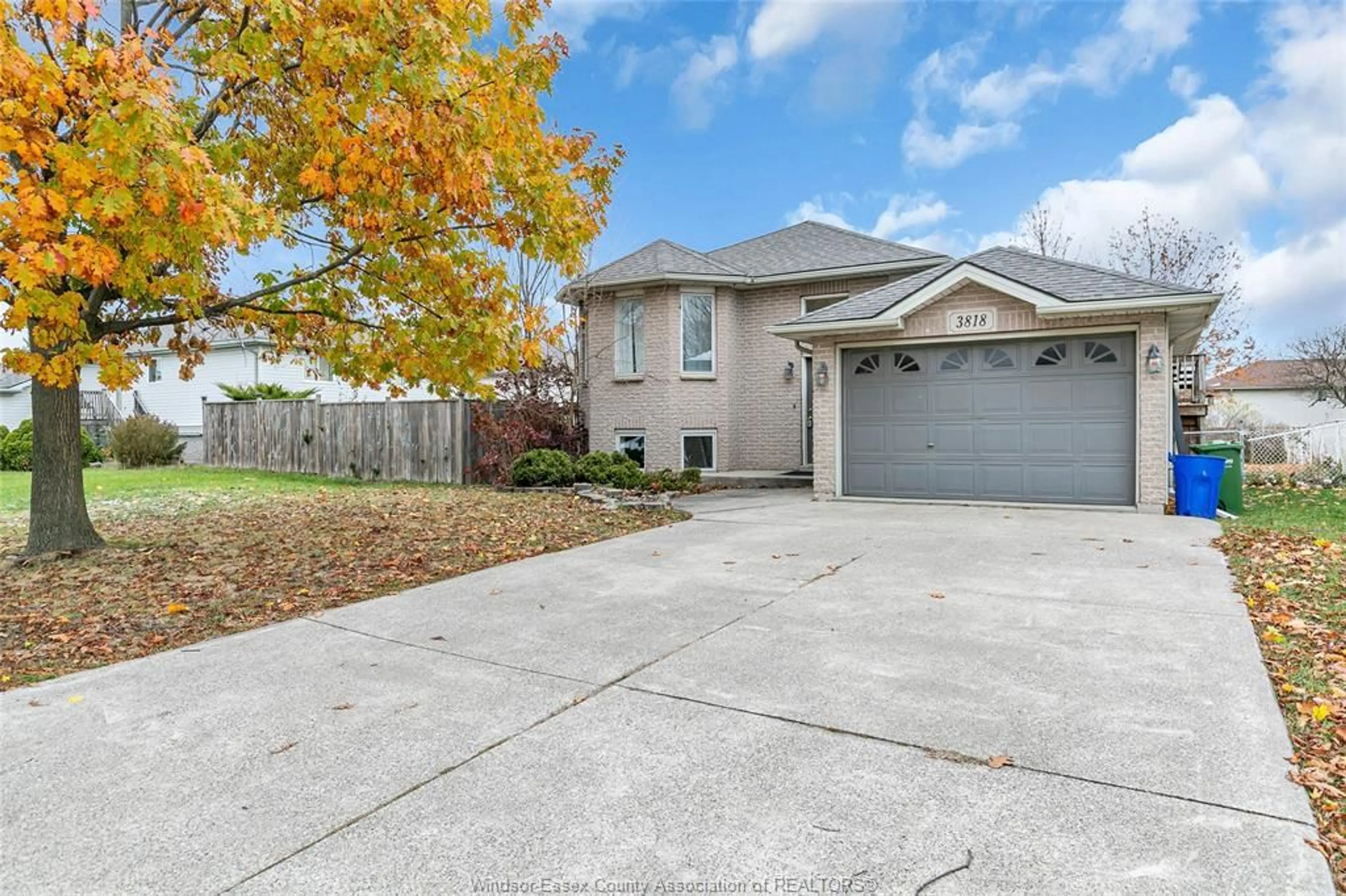 Unknown for 3818 YELLOWOOD St, Windsor Ontario N9E 4T3