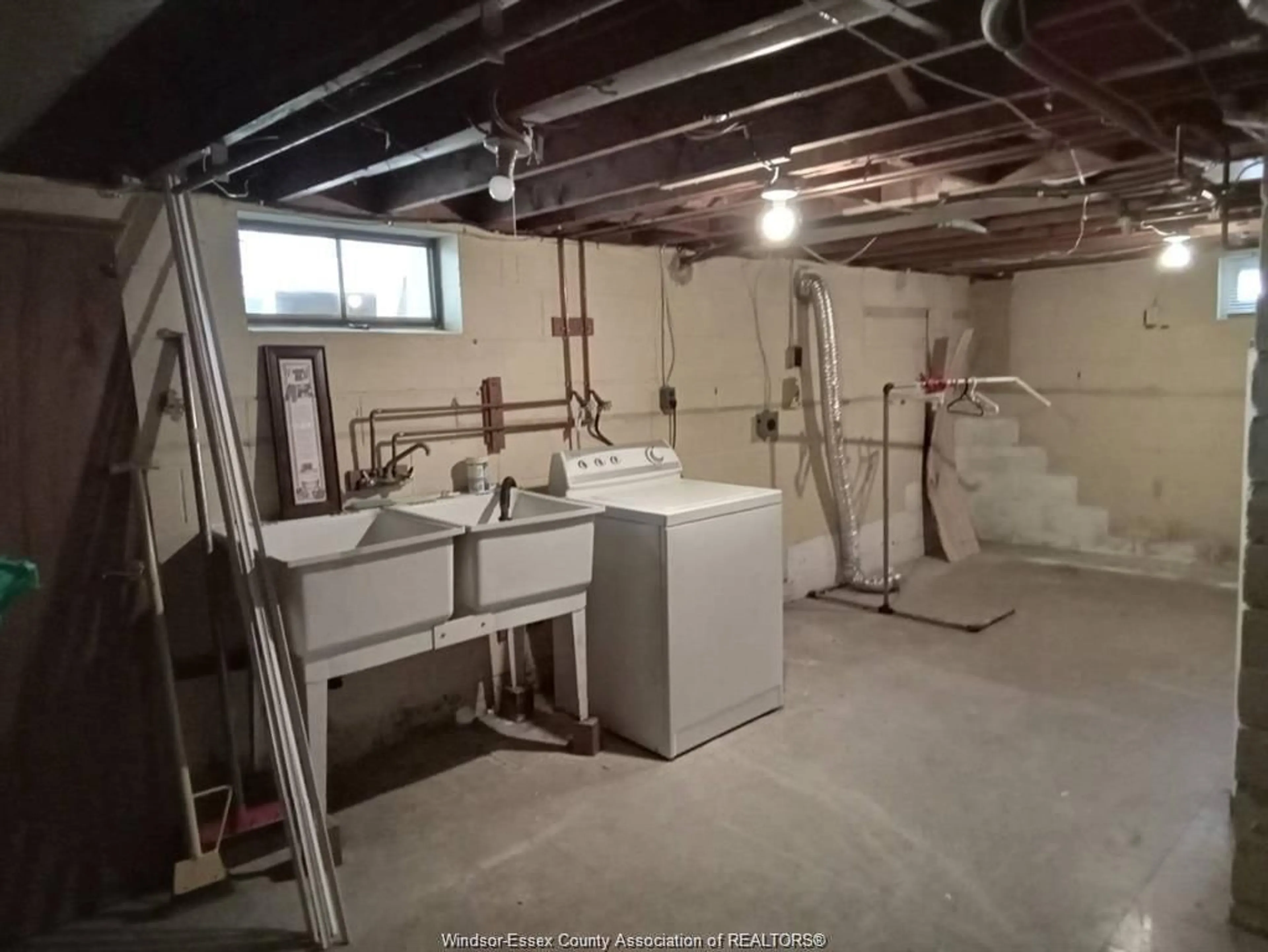 Unknown for 3277 DOMINION, Windsor Ontario N9E 2N6