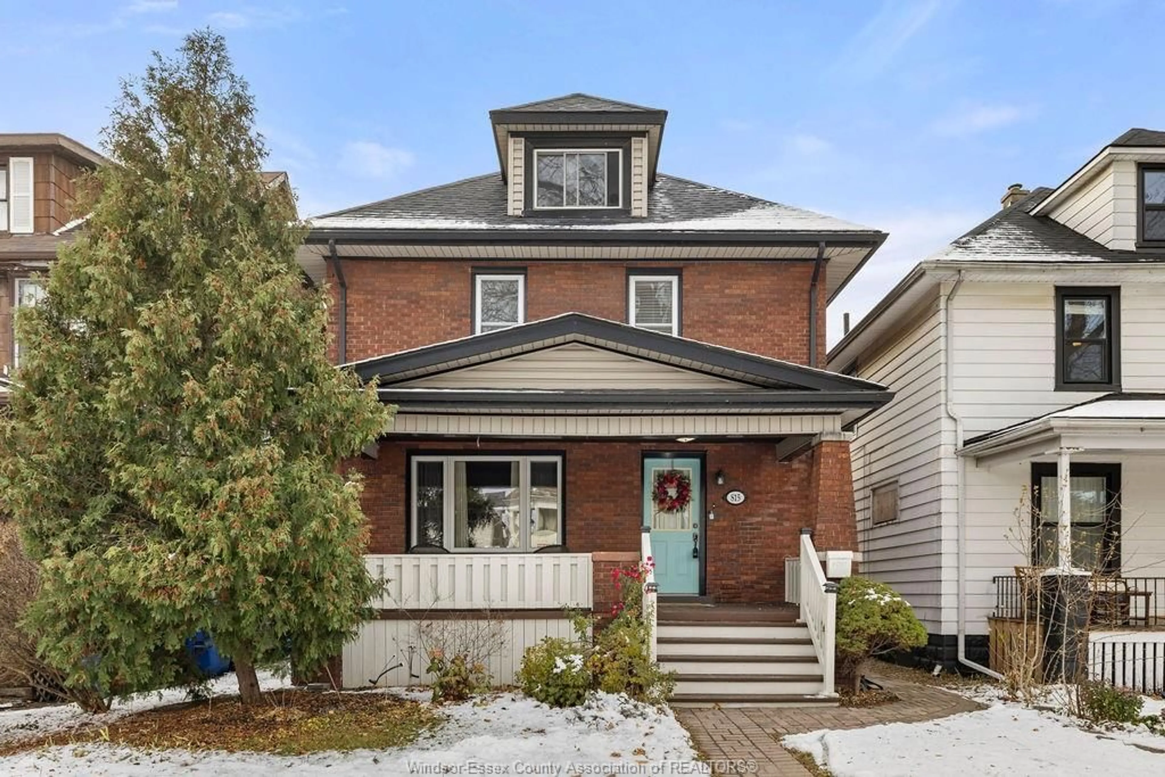 Home with brick exterior material, street for 815 MOY Ave, Windsor Ontario N9A 2N7