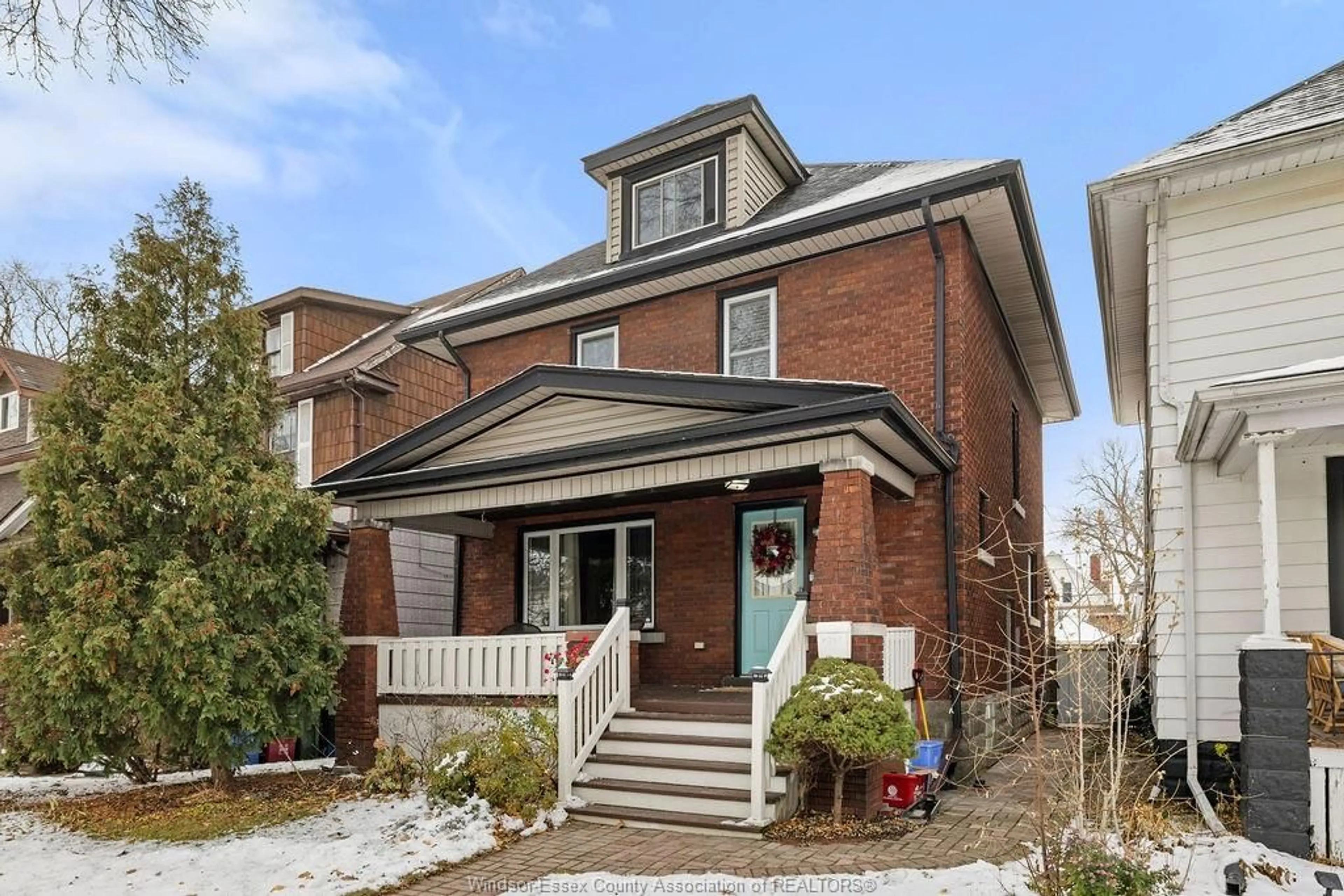 Home with brick exterior material, street for 815 MOY Ave, Windsor Ontario N9A 2N7