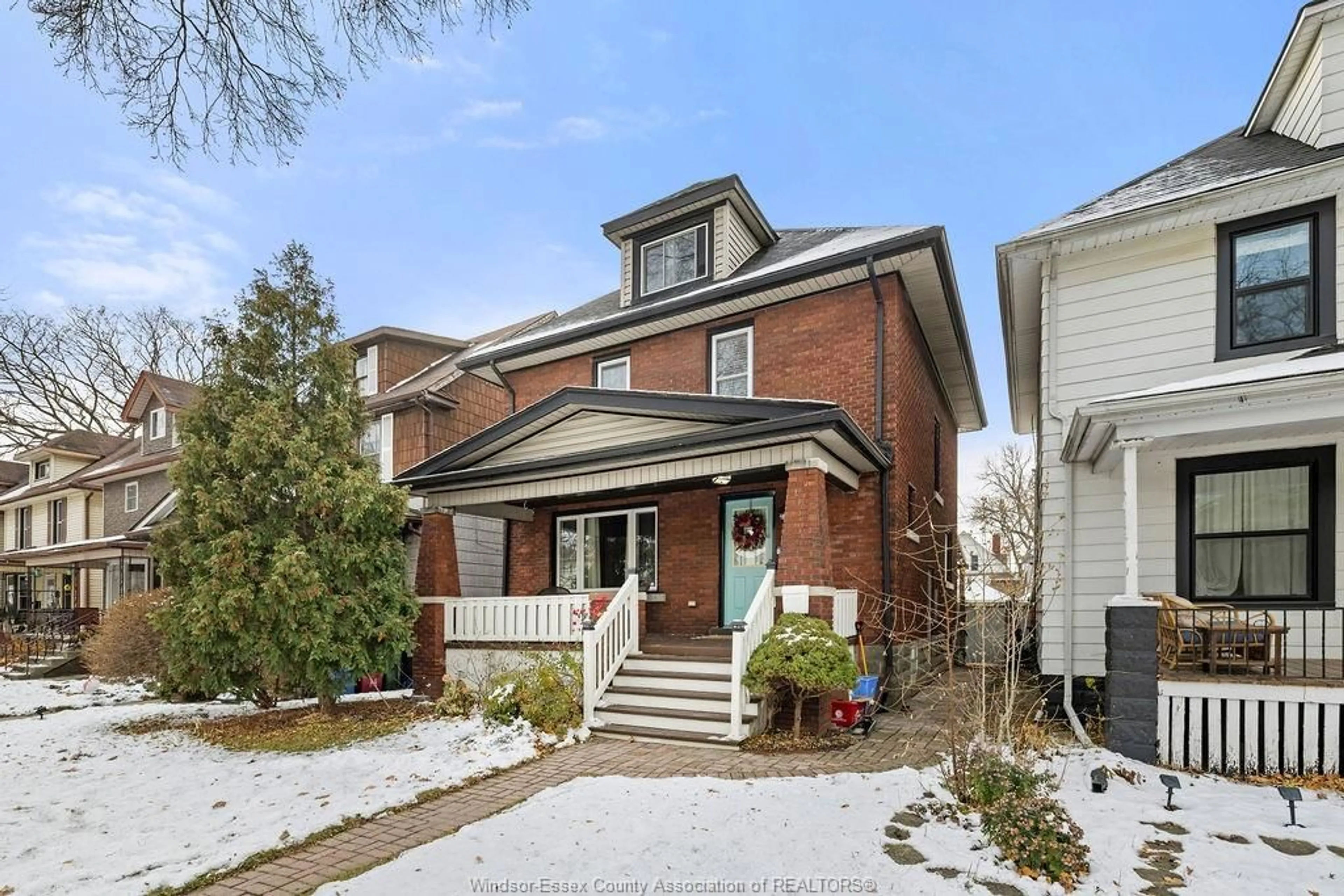 Home with brick exterior material, street for 815 MOY Ave, Windsor Ontario N9A 2N7